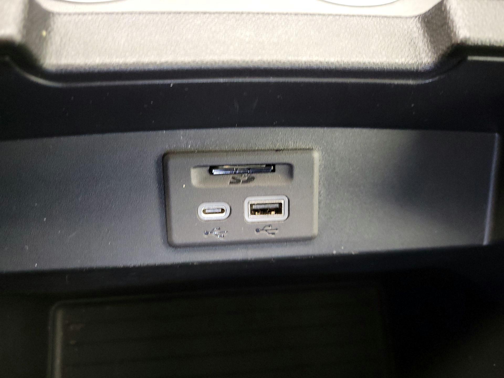 Thumbnail: 2021 Chevrolet Tahoe - 19