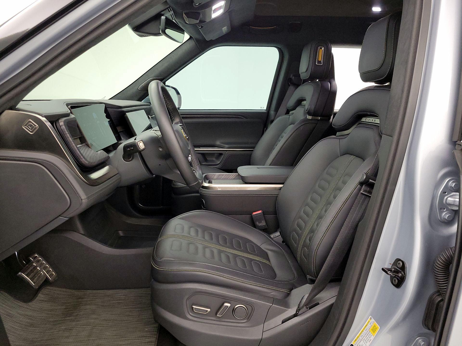Thumbnail: 2024 Rivian R1T - 11