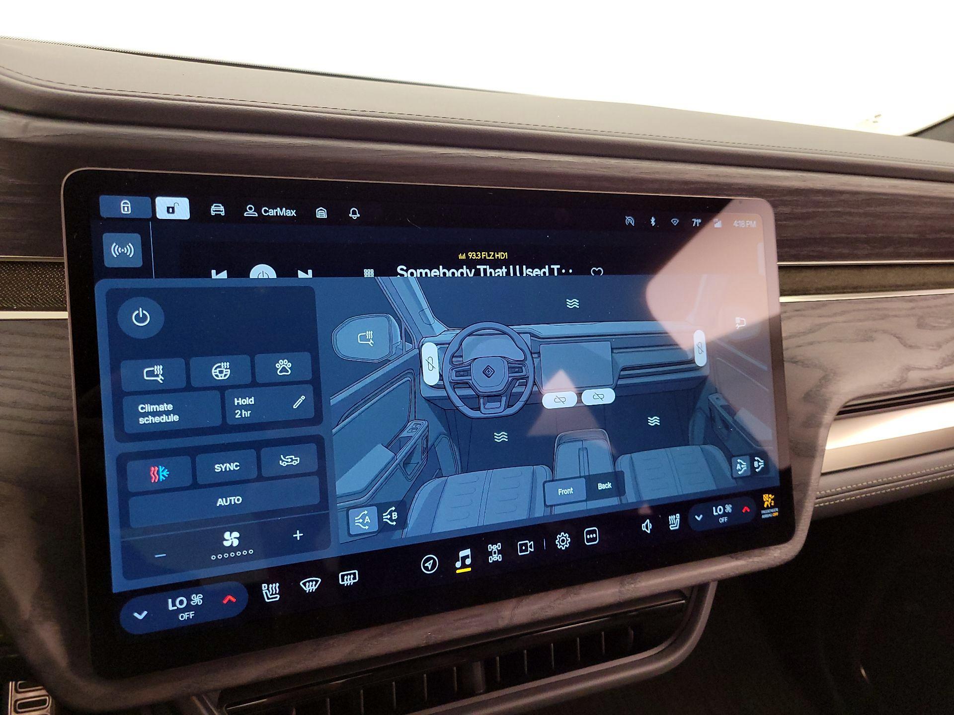 Thumbnail: 2024 Rivian R1T - 16