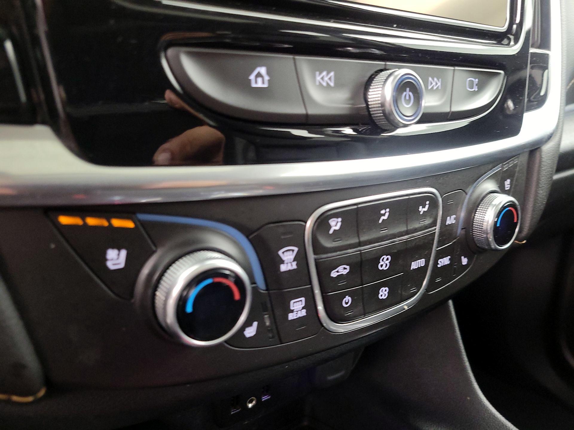 Thumbnail: 2019 Chevrolet Traverse - 17