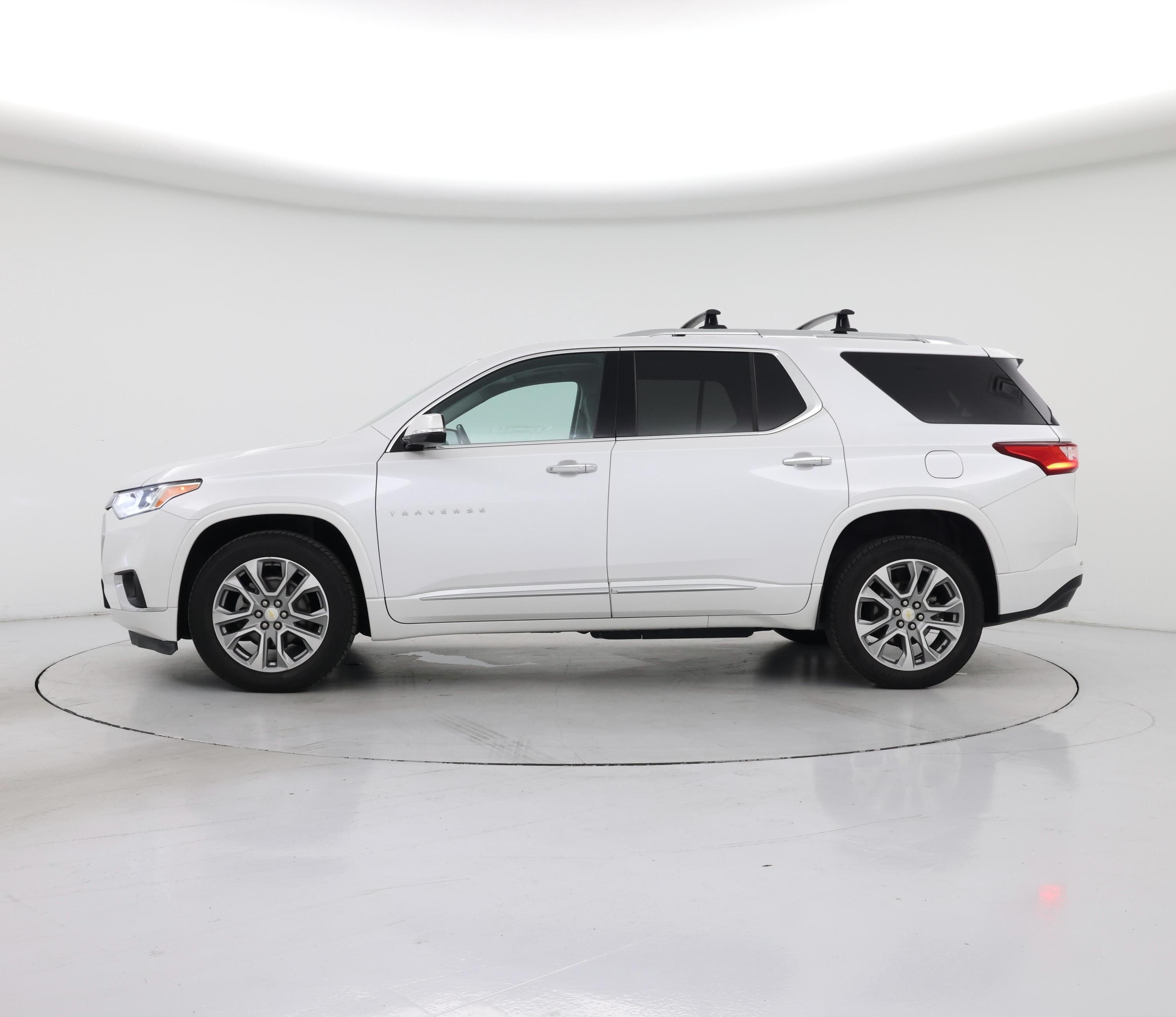 Thumbnail: 2019 Chevrolet Traverse - 3