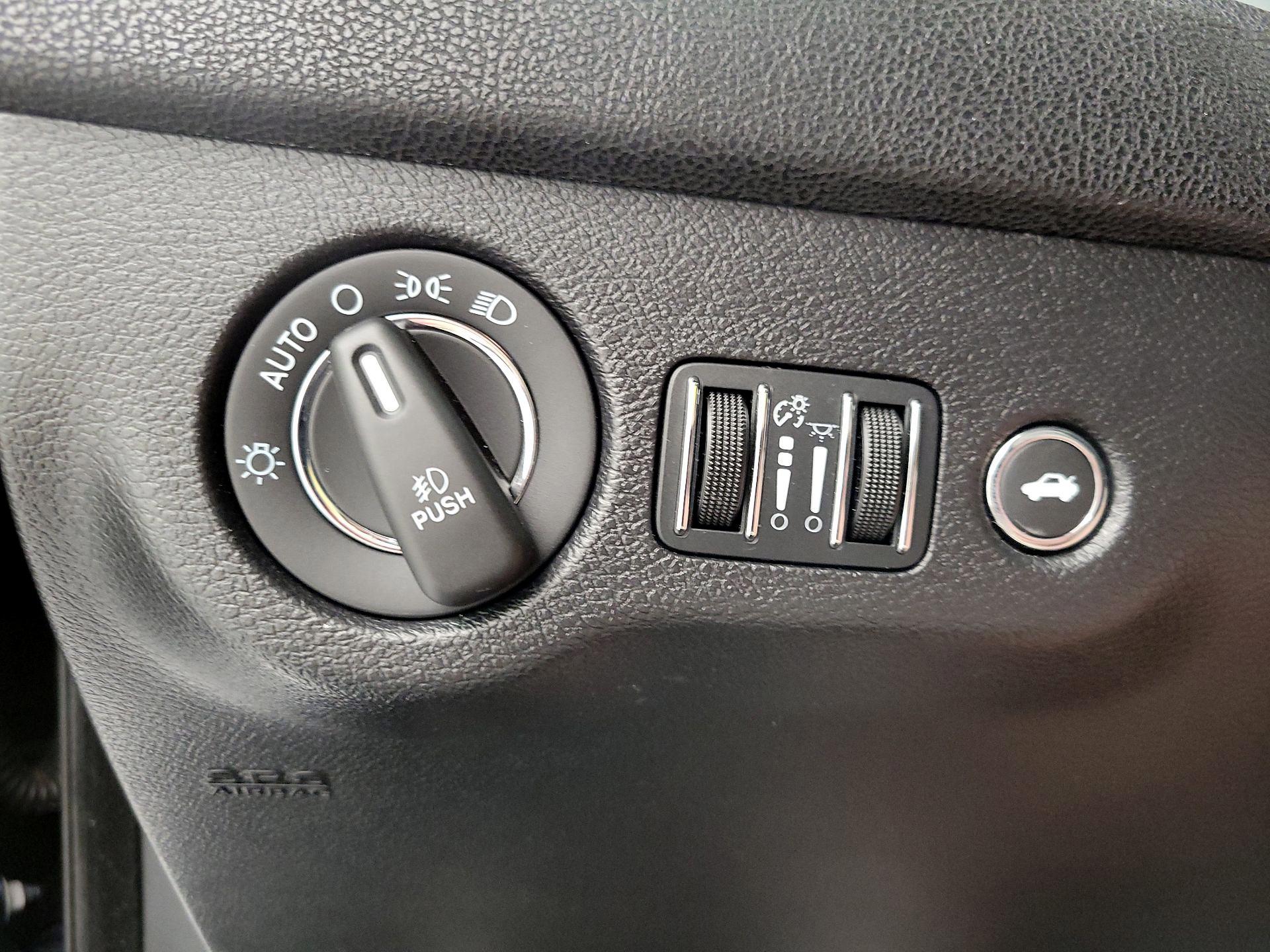 Thumbnail: 2015 Chrysler 300 - 11