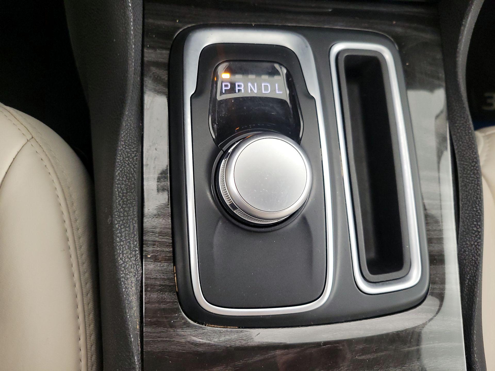 Thumbnail: 2015 Chrysler 300 - 16