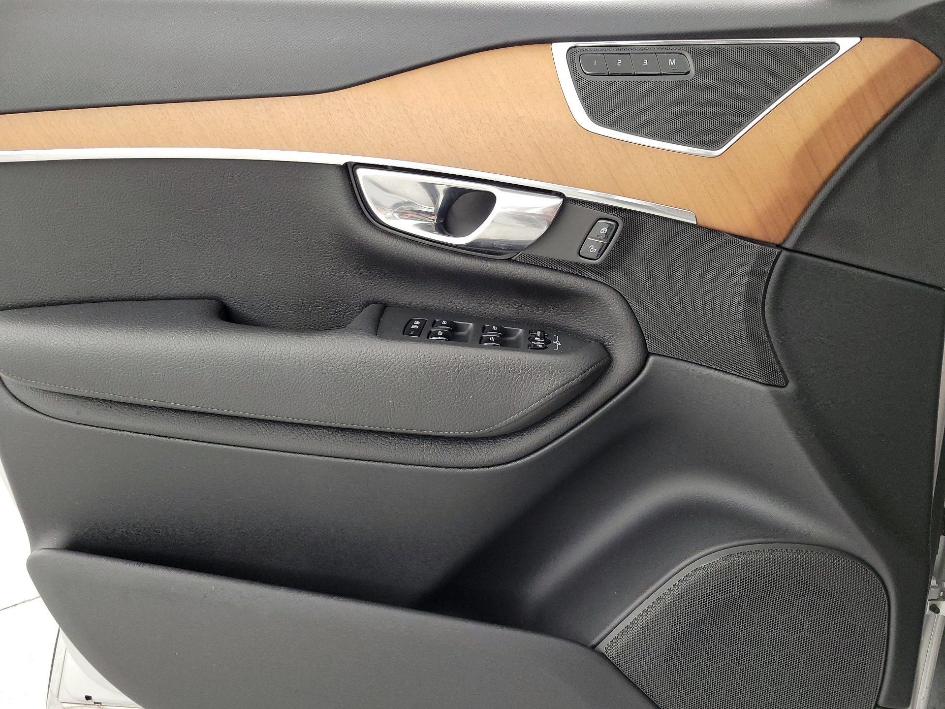 Thumbnail: 2021 Volvo XC90 - 12