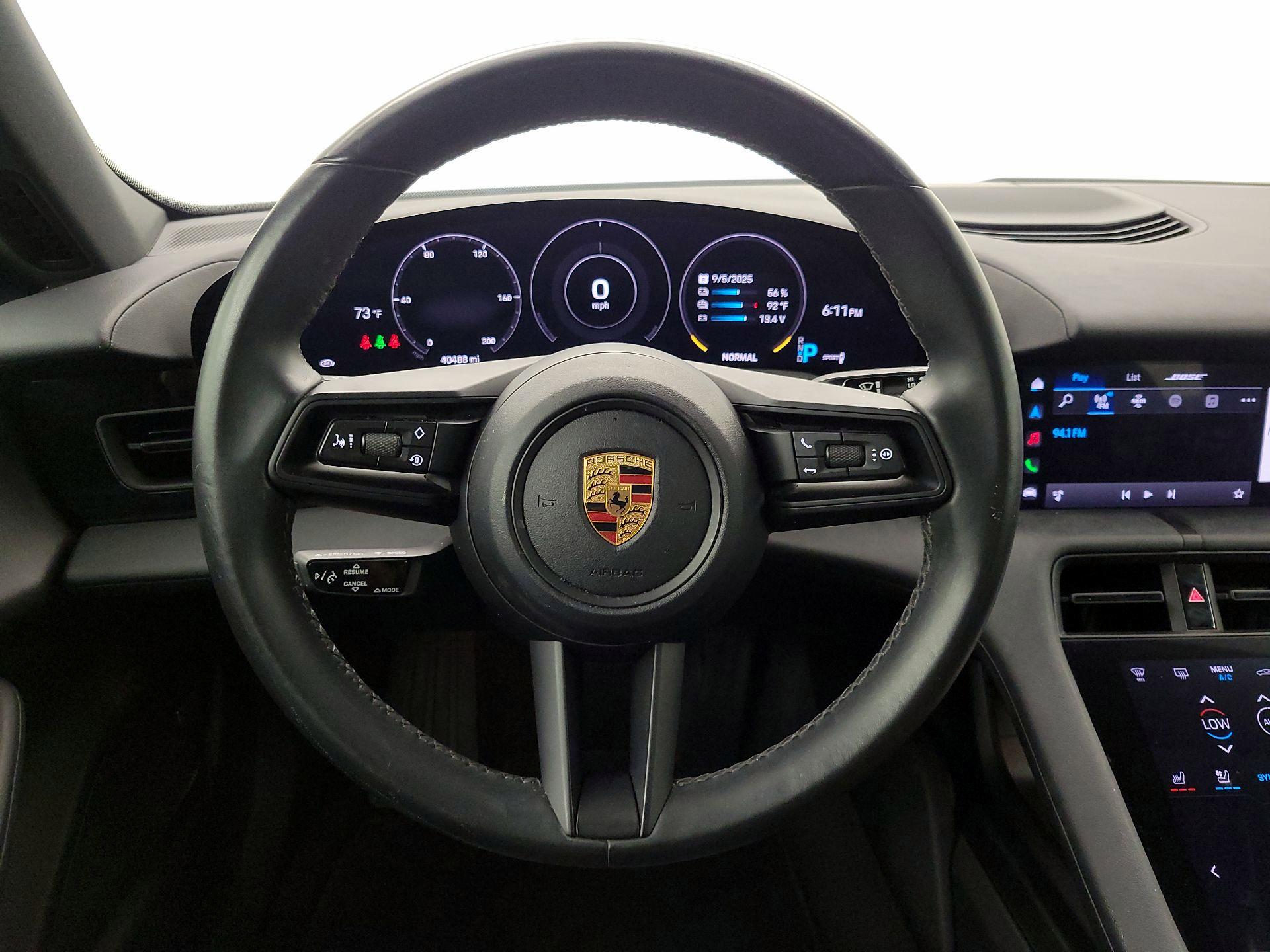 Thumbnail: 2022 Porsche Taycan - 10
