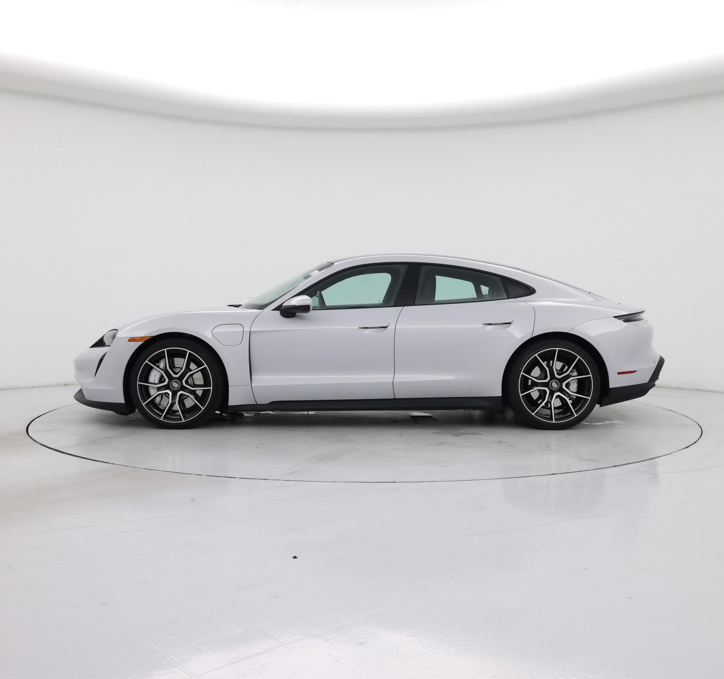 Thumbnail: 2022 Porsche Taycan - 3