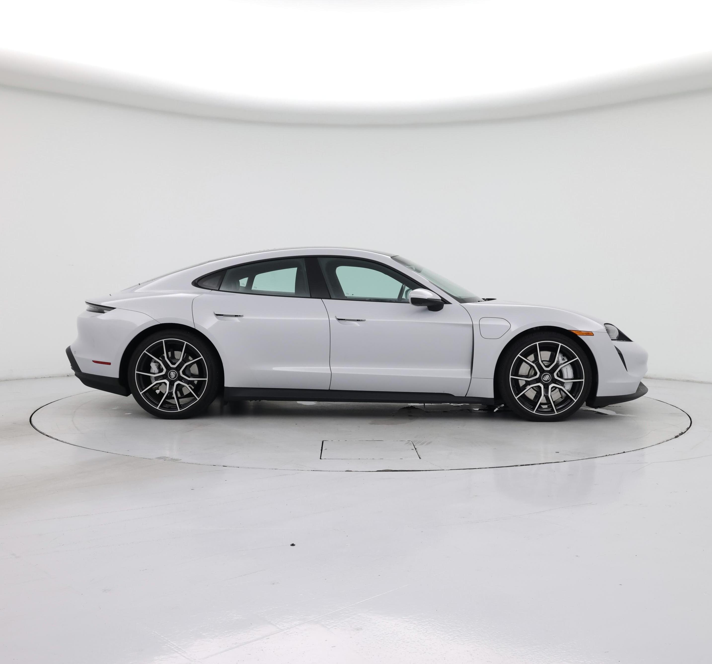 Thumbnail: 2022 Porsche Taycan - 7