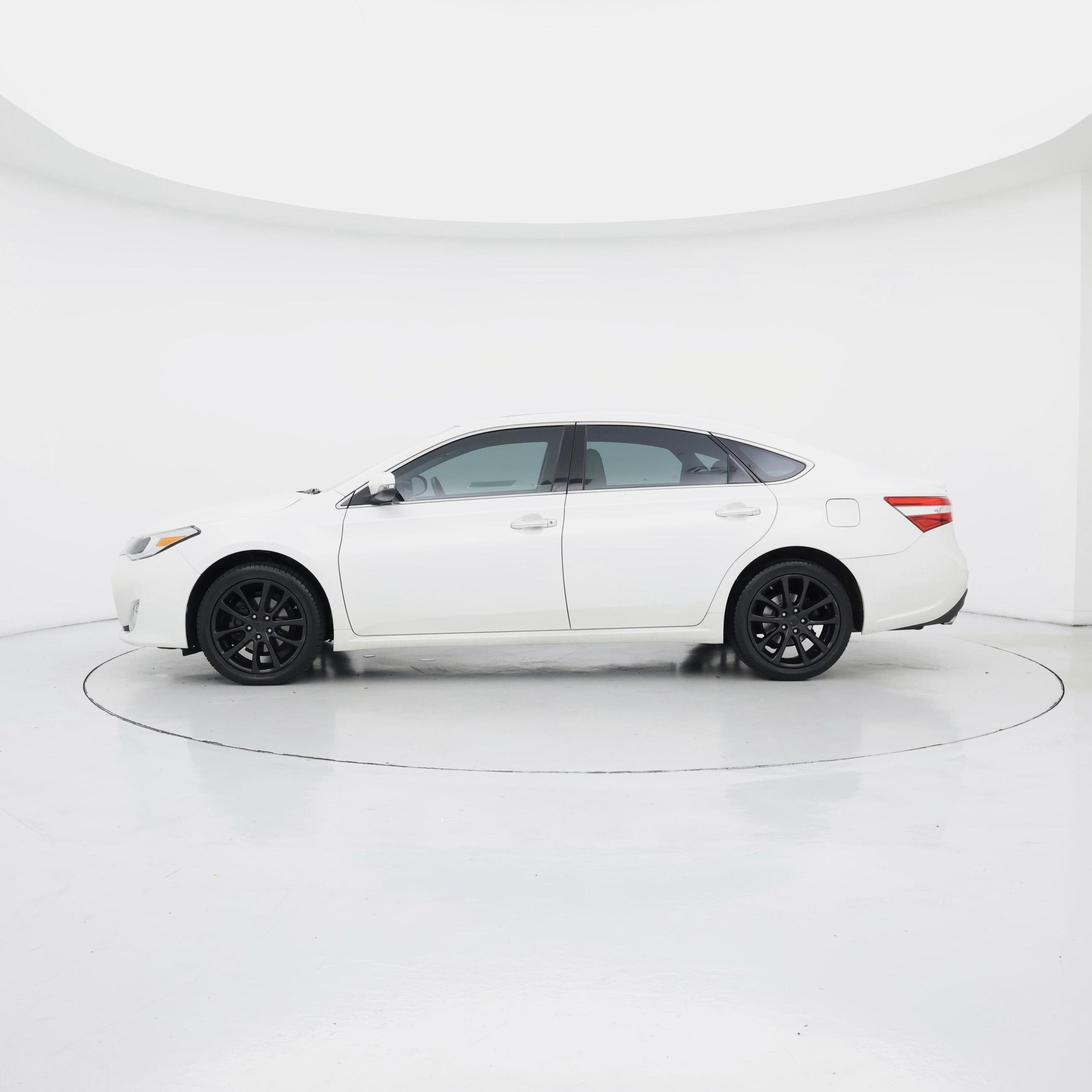 Thumbnail: 2014 Toyota Avalon - 3