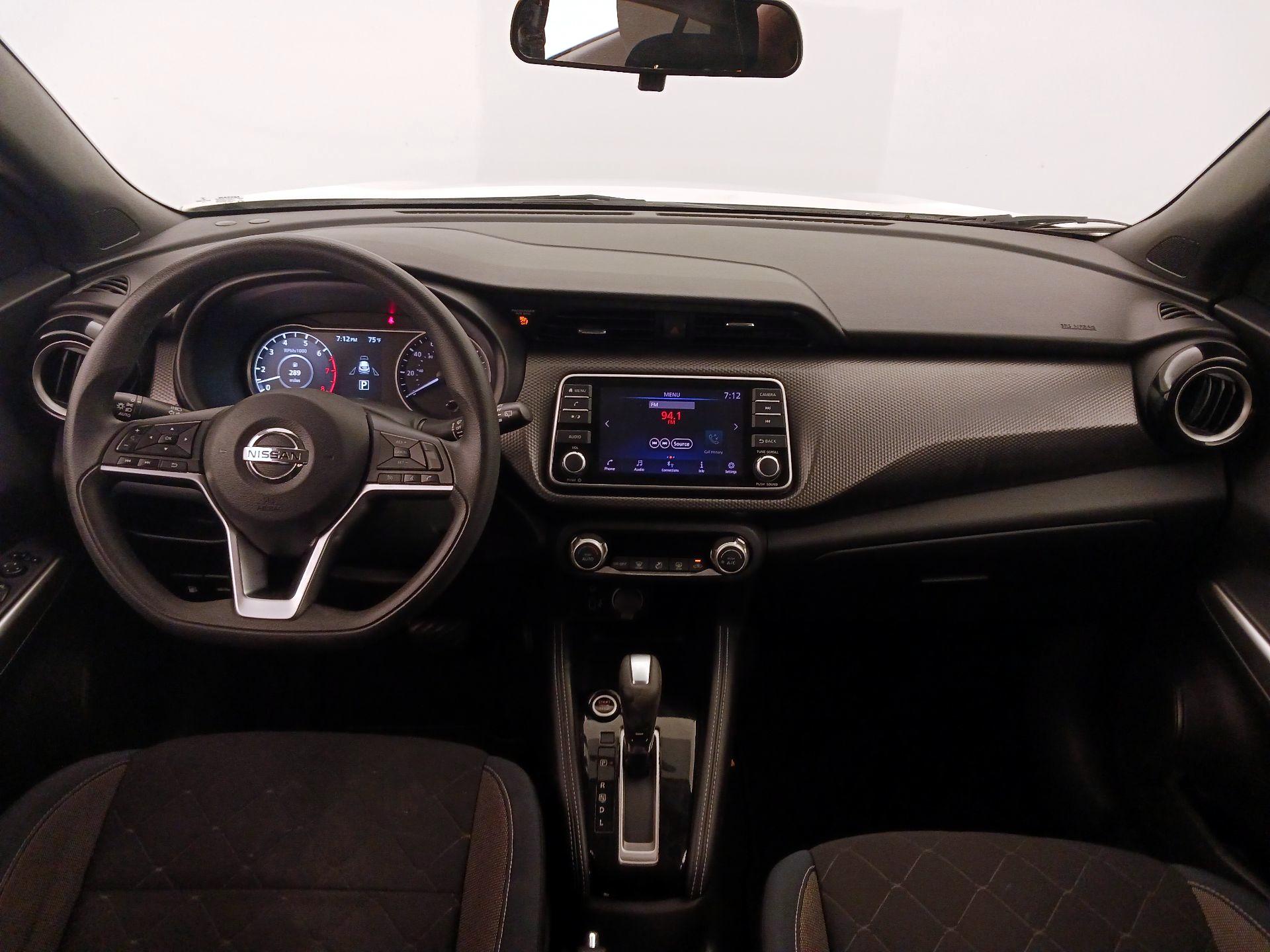 Thumbnail: 2018 Nissan Kicks - 9