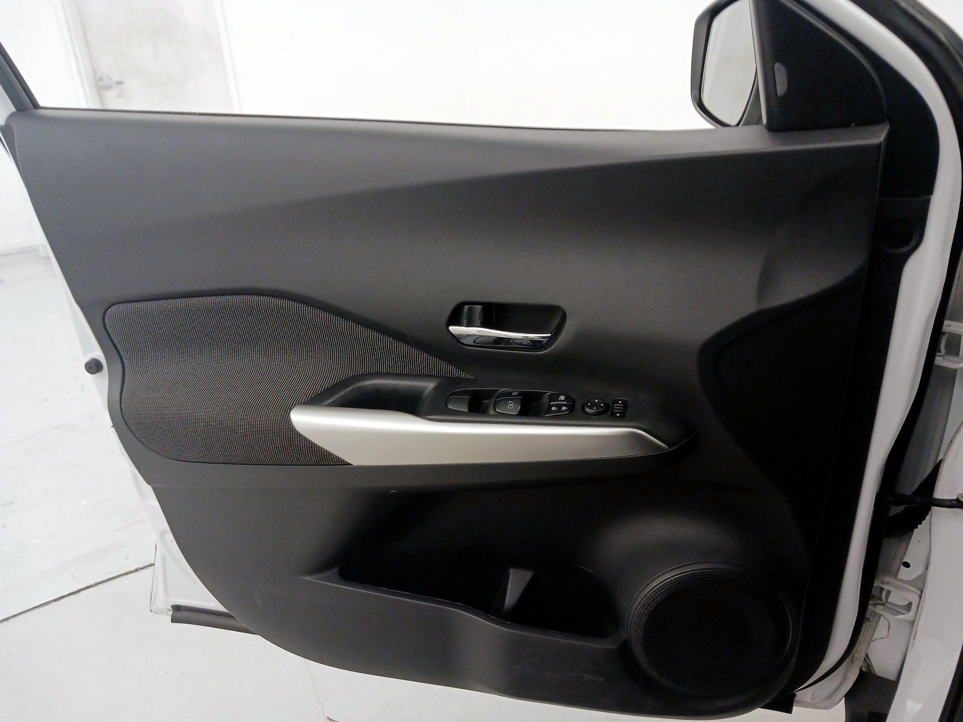 Thumbnail: 2018 Nissan Kicks - 12
