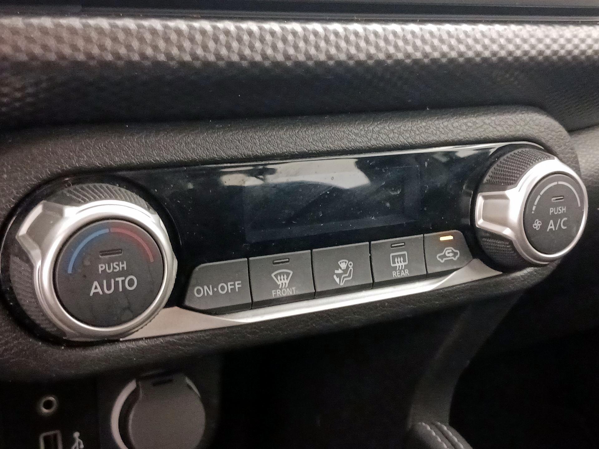 Thumbnail: 2018 Nissan Kicks - 16