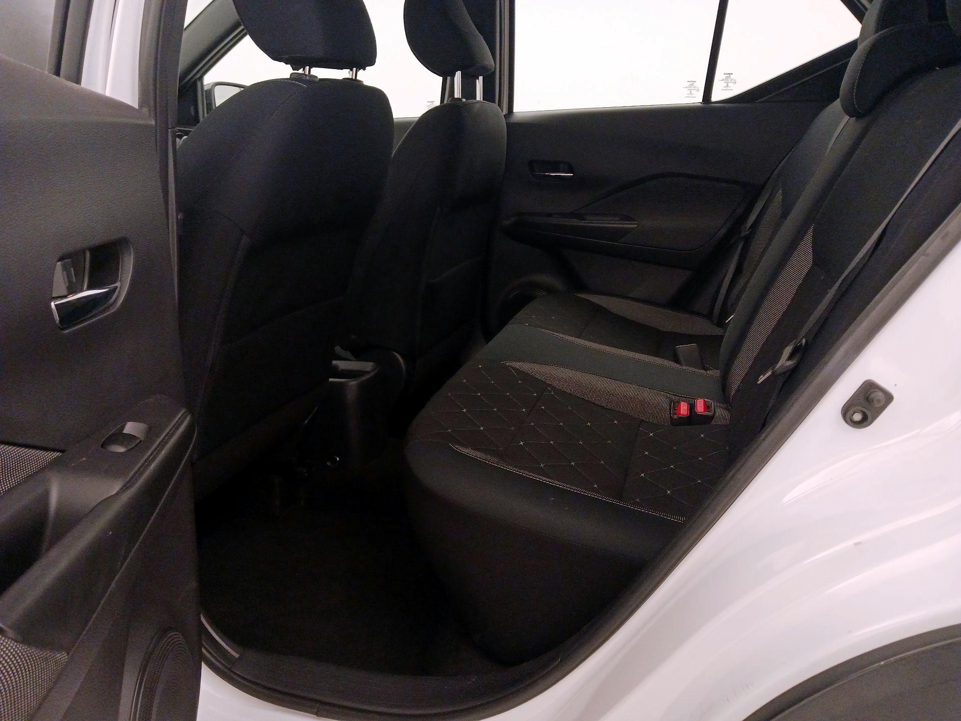 Thumbnail: 2018 Nissan Kicks - 19