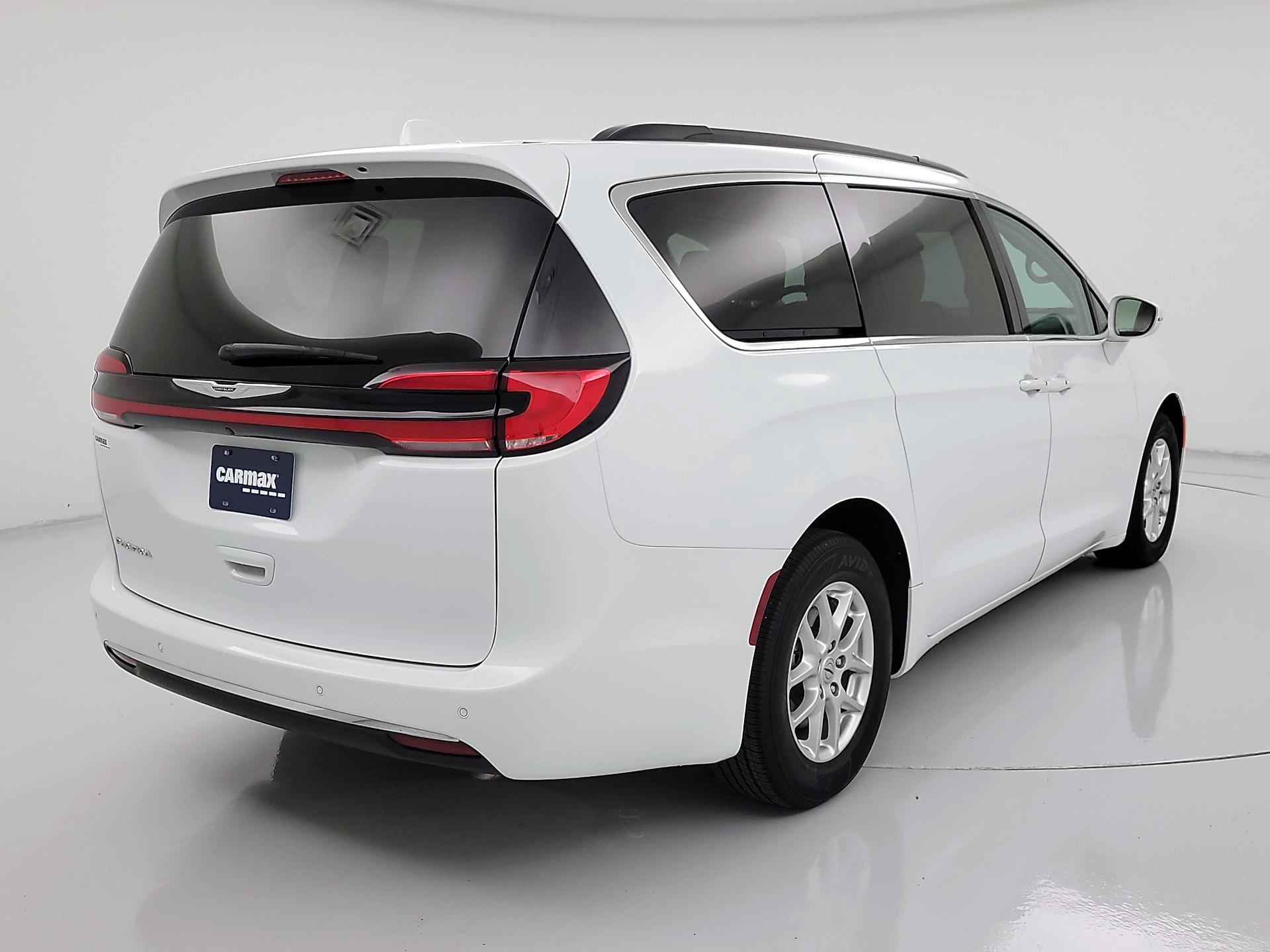 Thumbnail: 2022 Chrysler Pacifica - 5