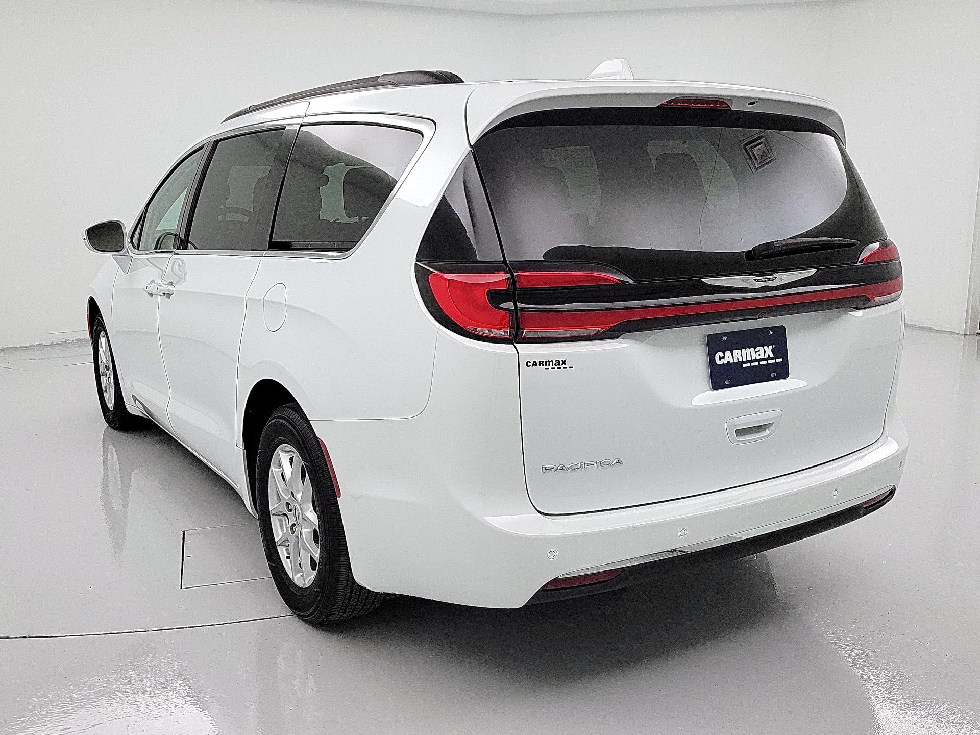 Thumbnail: 2022 Chrysler Pacifica - 7