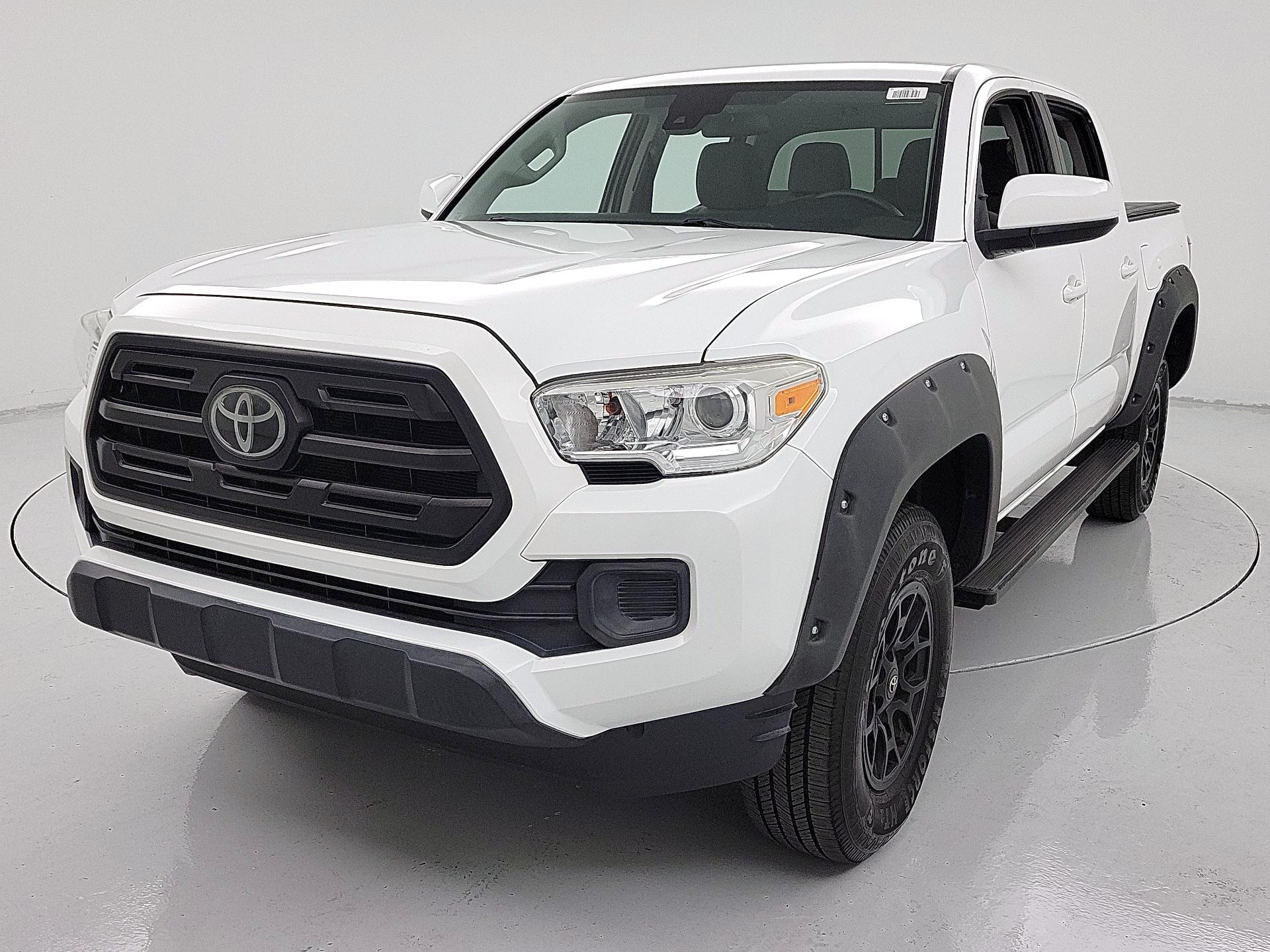 Thumbnail: 2019 Toyota Tacoma - 3