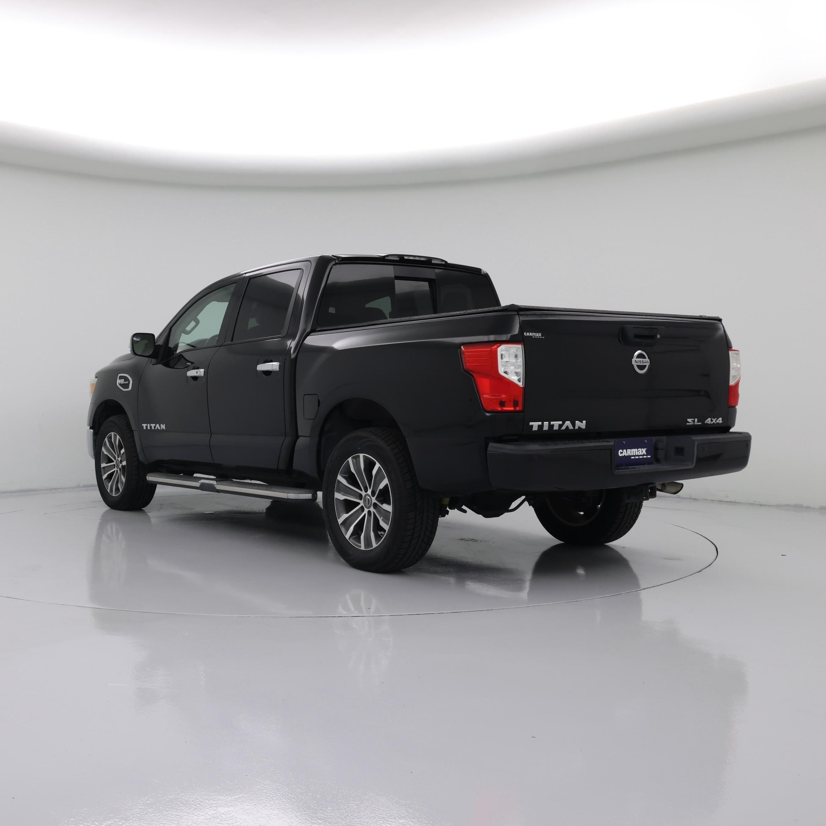 Thumbnail: 2017 Nissan Titan - 2