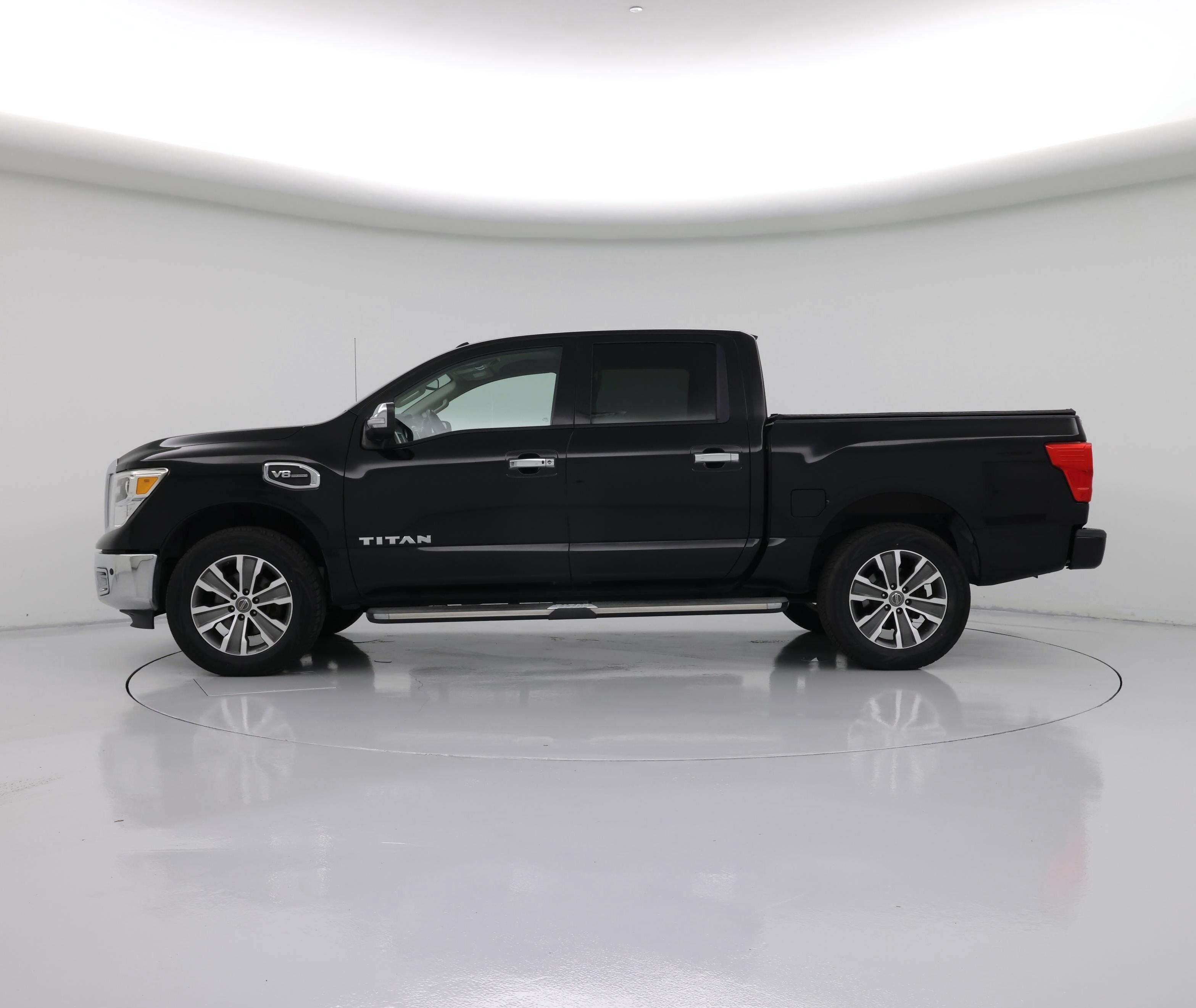 Thumbnail: 2017 Nissan Titan - 3