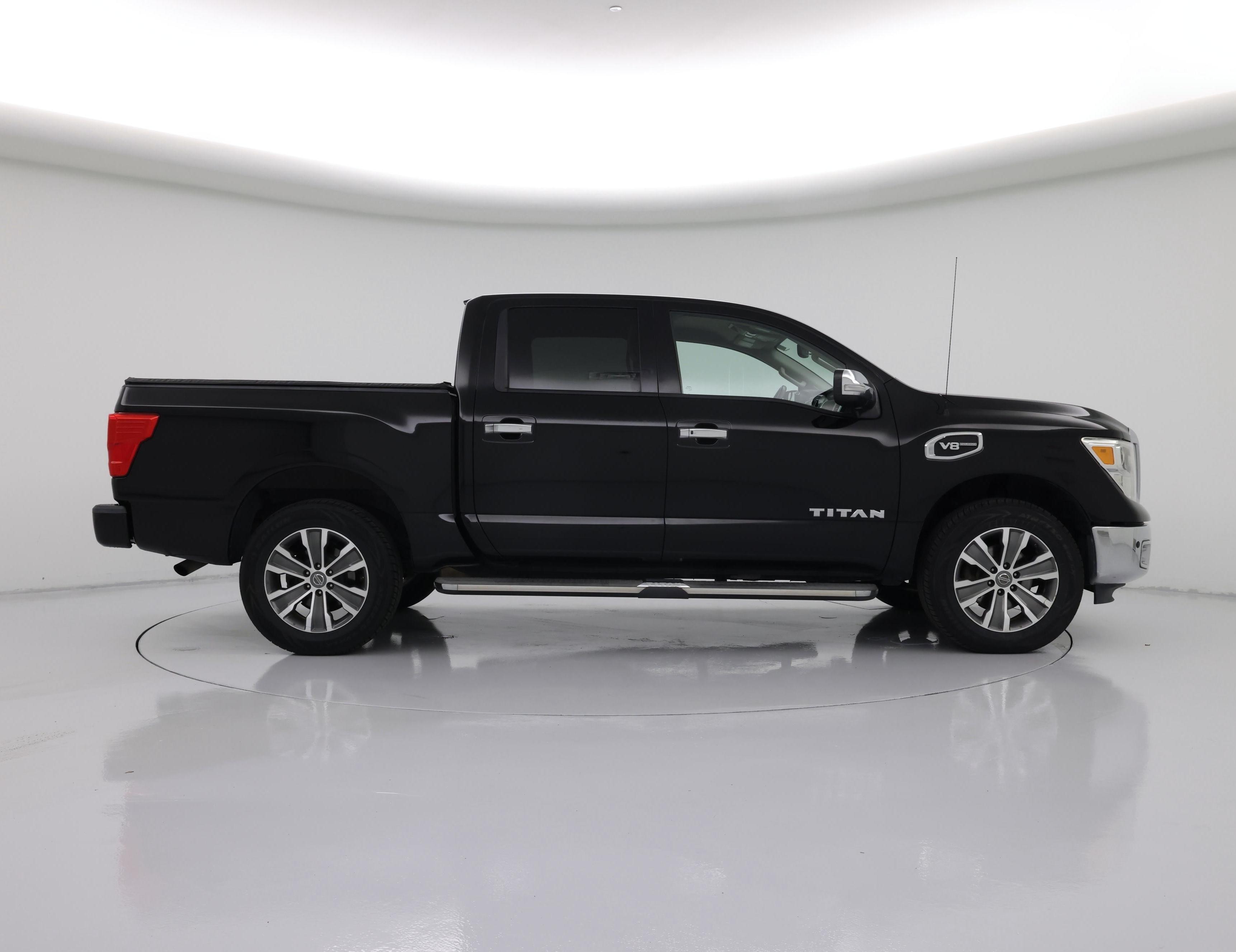 Thumbnail: 2017 Nissan Titan - 7