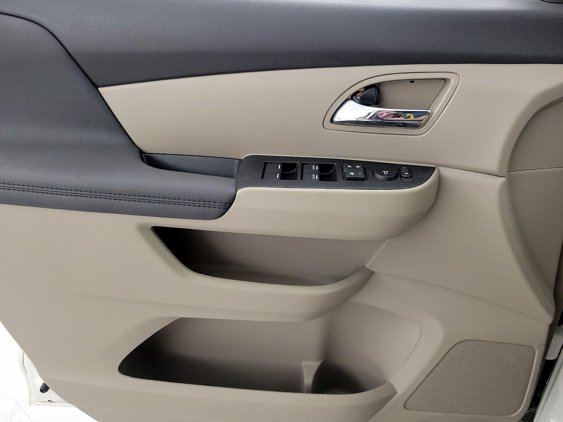 Thumbnail: 2015 Honda Odyssey - 12