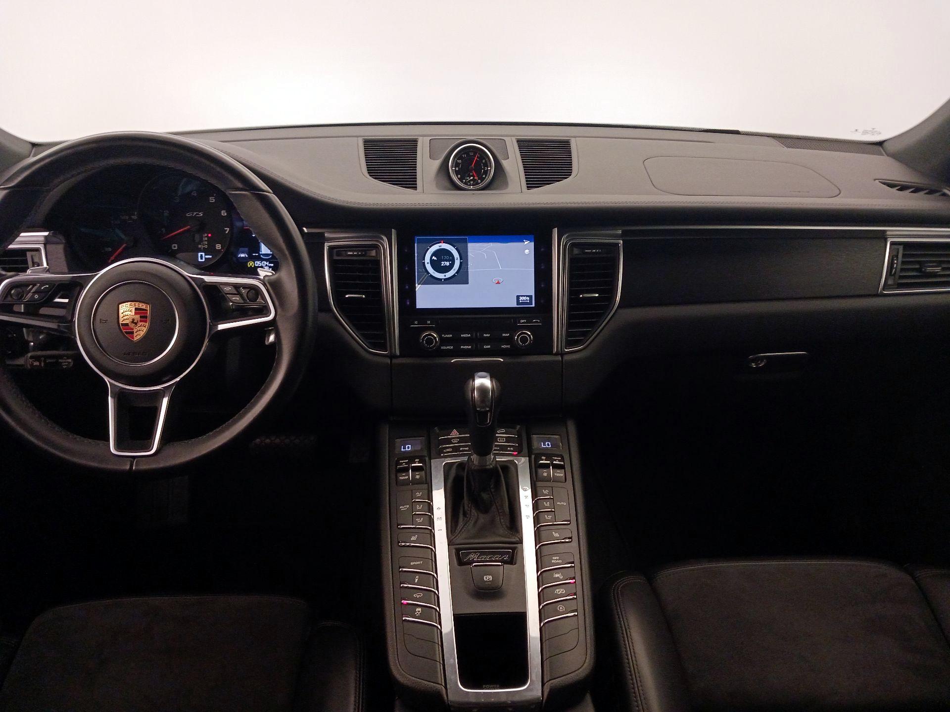 Thumbnail: 2018 Porsche Macan - 9