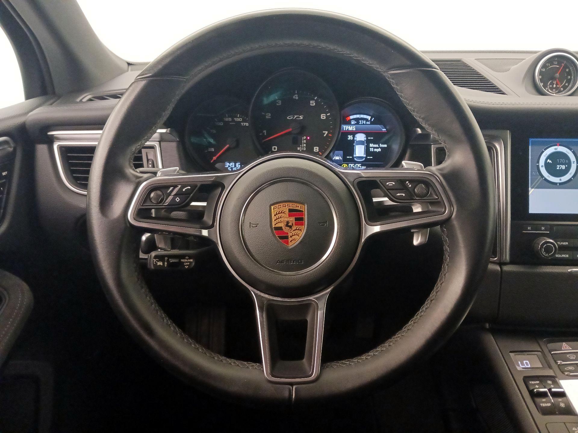 Thumbnail: 2018 Porsche Macan - 10