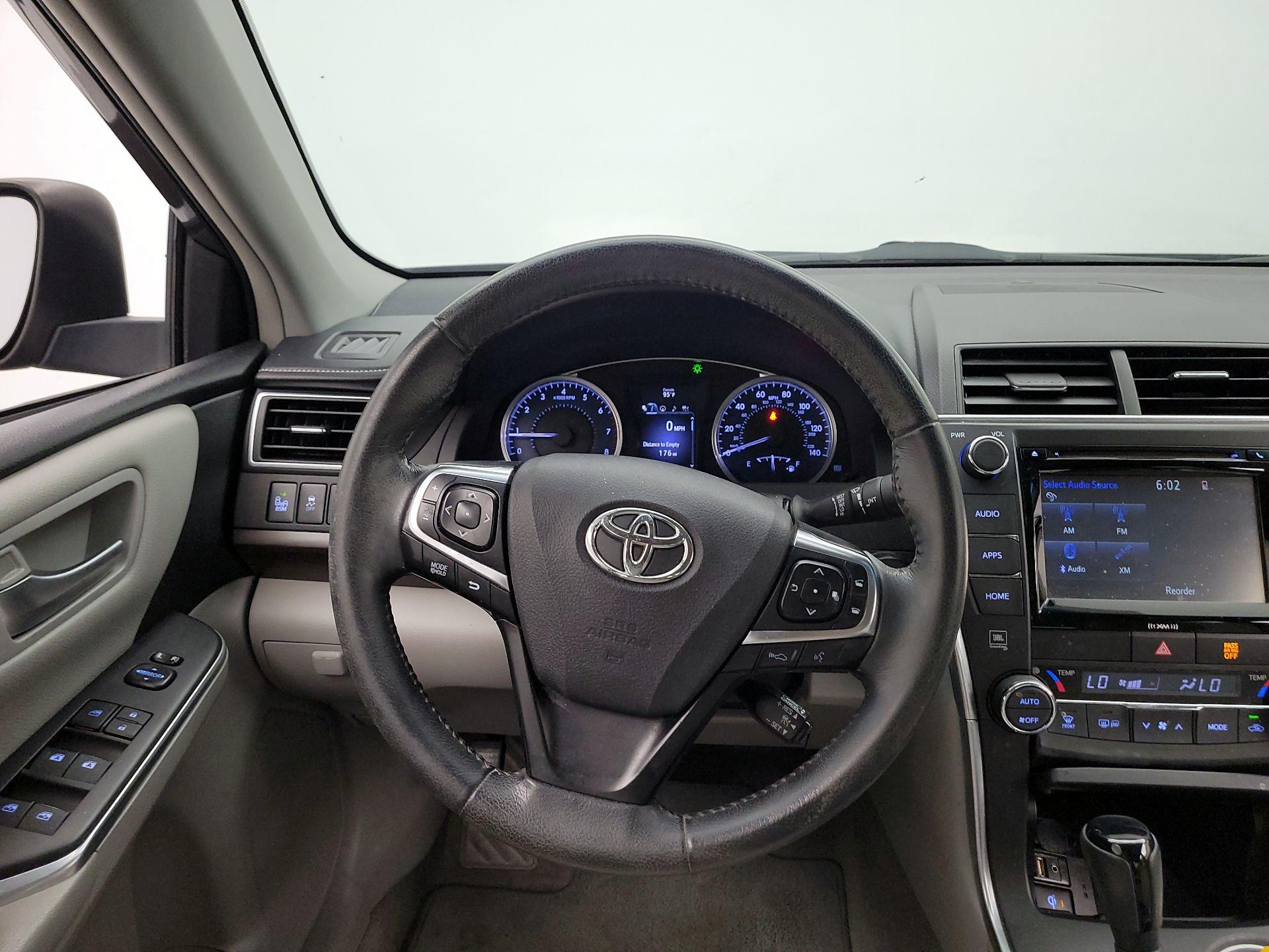 Thumbnail: 2017 Toyota Camry - 10