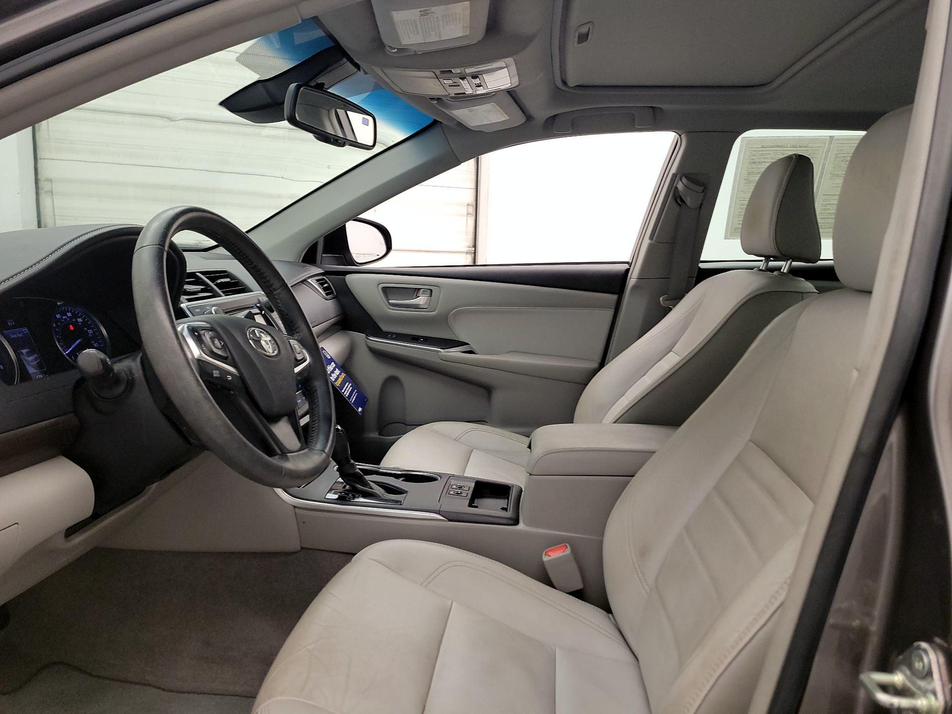 Thumbnail: 2017 Toyota Camry - 11