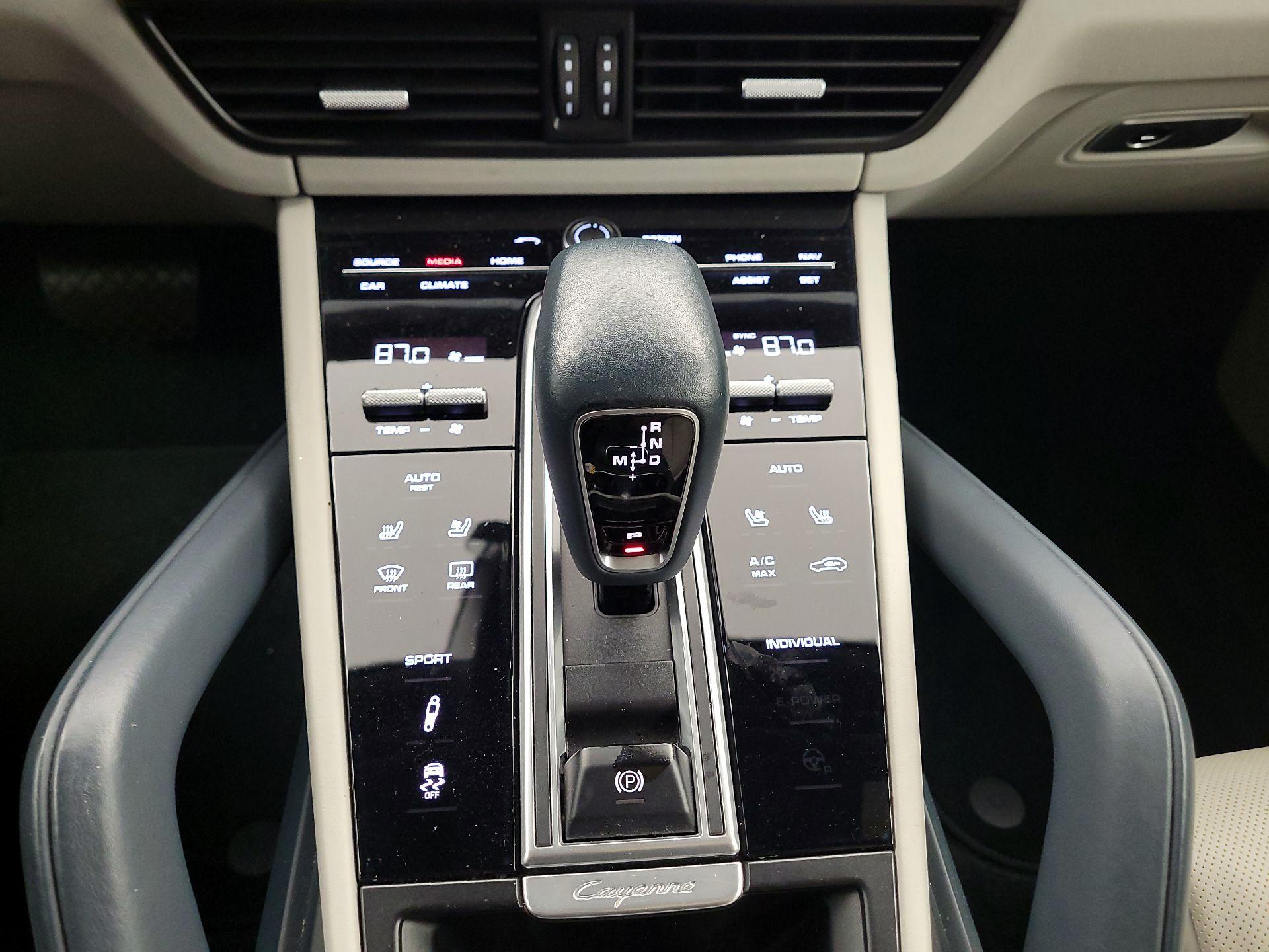 Thumbnail: 2019 Porsche Cayenne - 18