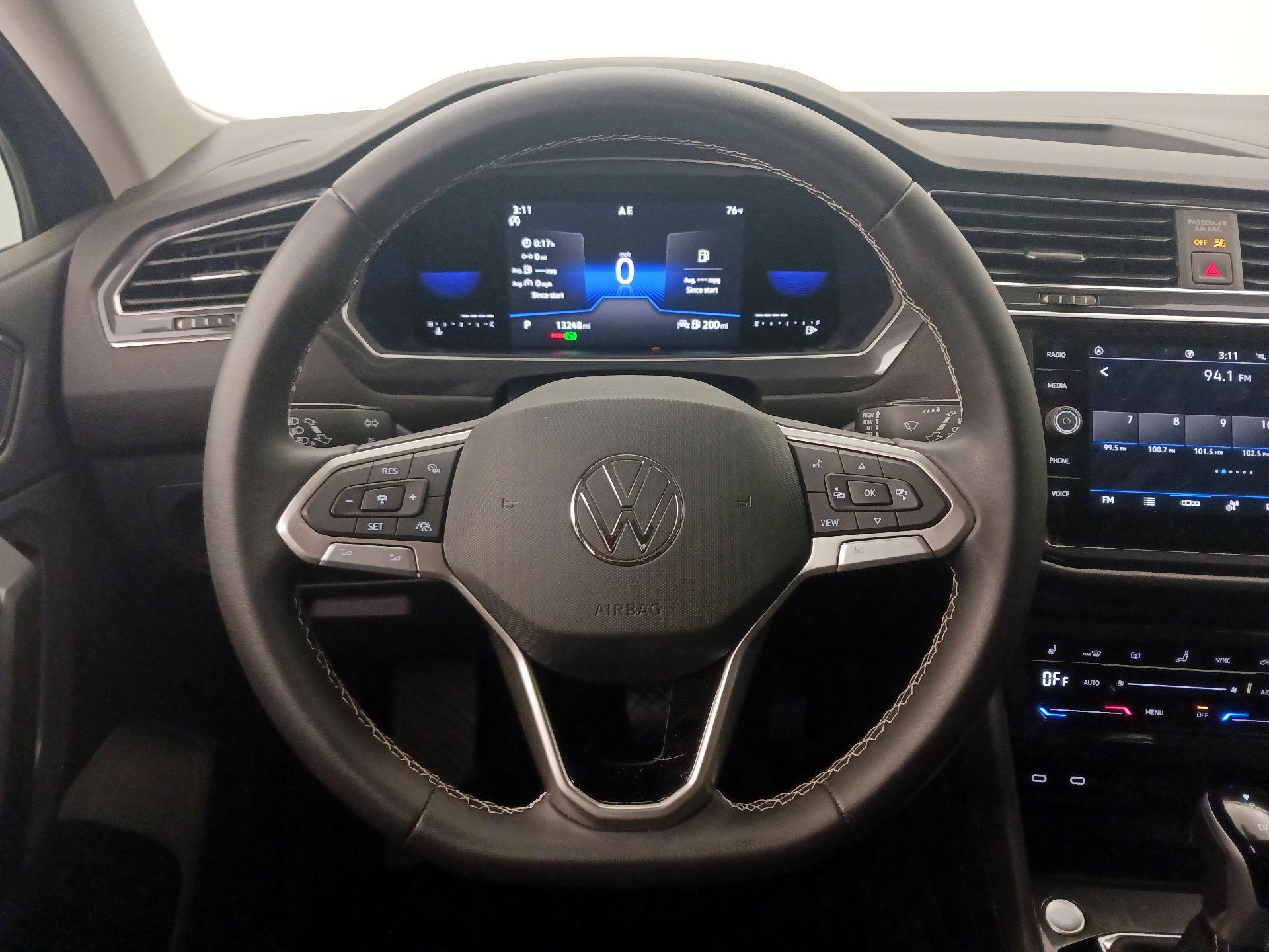 Thumbnail: 2023 Volkswagen Tiguan - 10