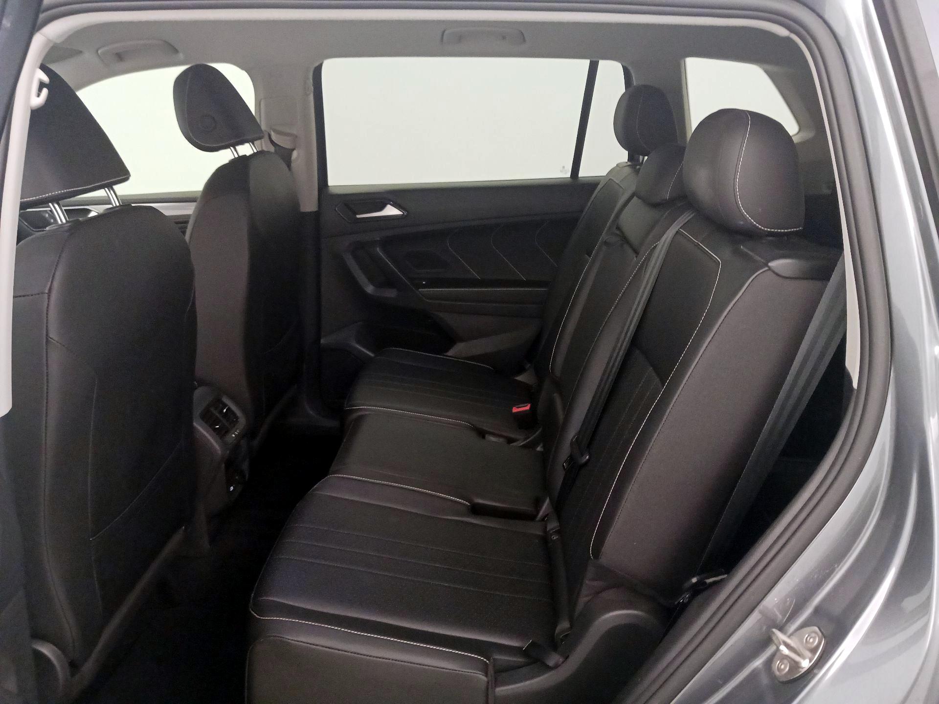 Thumbnail: 2023 Volkswagen Tiguan - 19