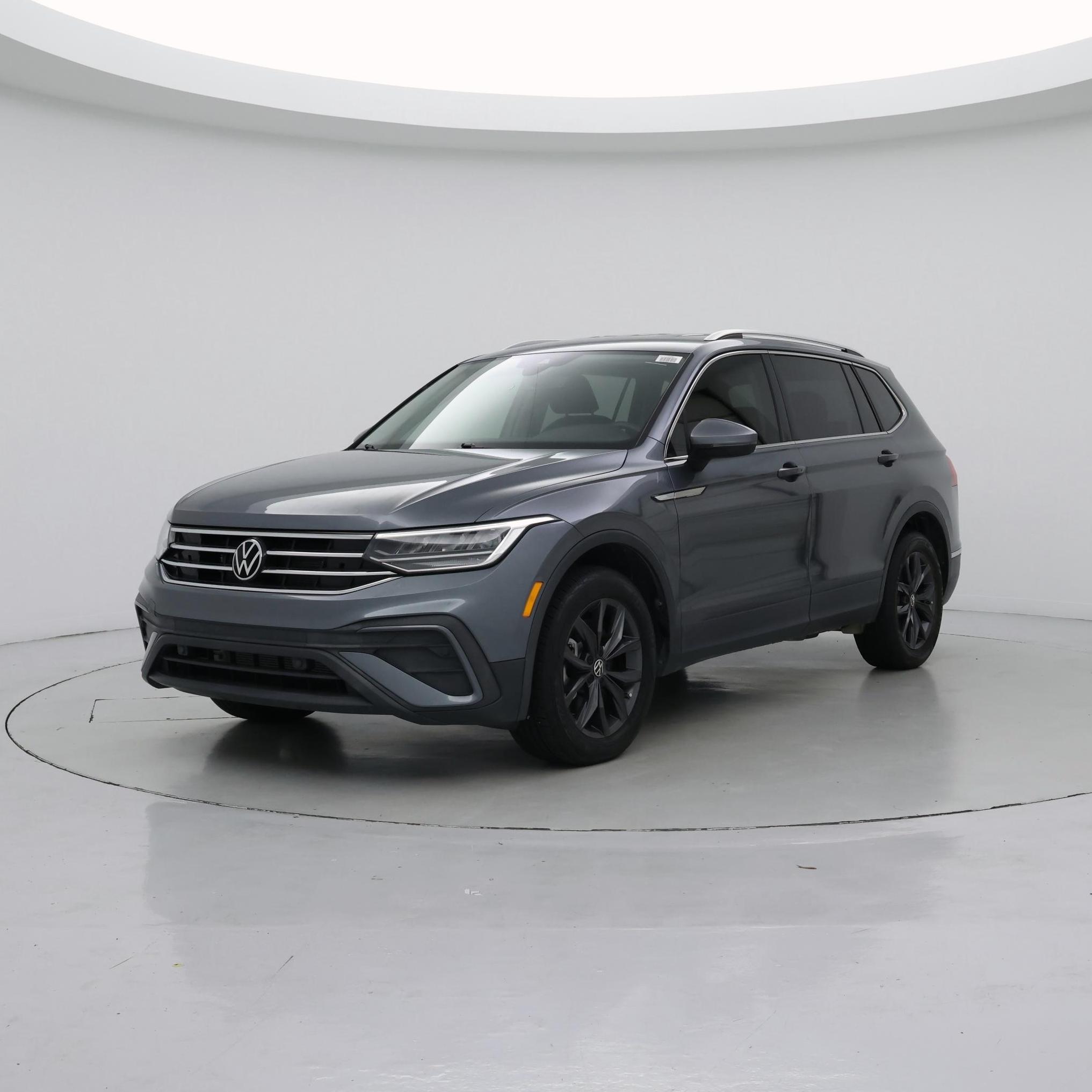 Thumbnail: 2023 Volkswagen Tiguan - 4