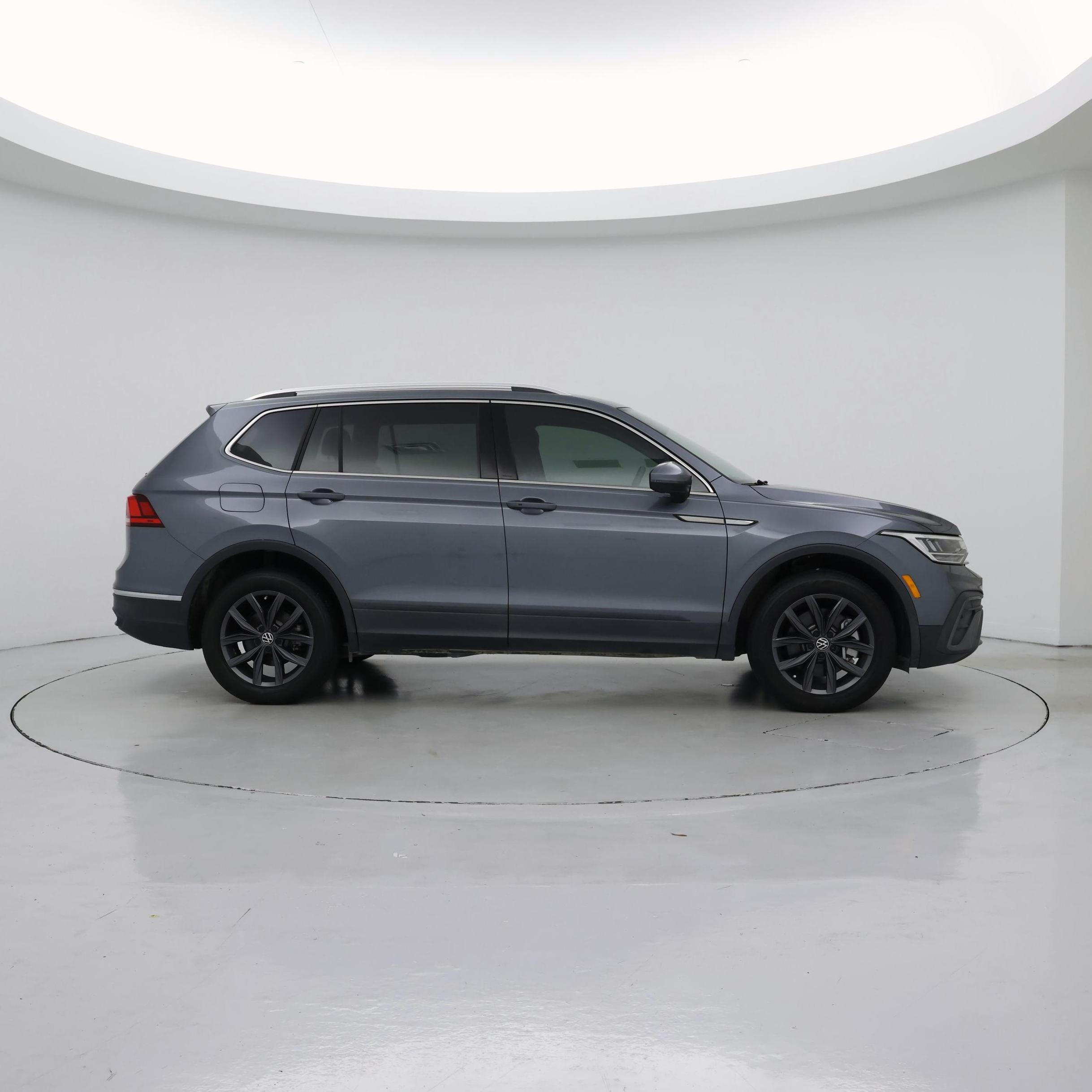 Thumbnail: 2023 Volkswagen Tiguan - 7