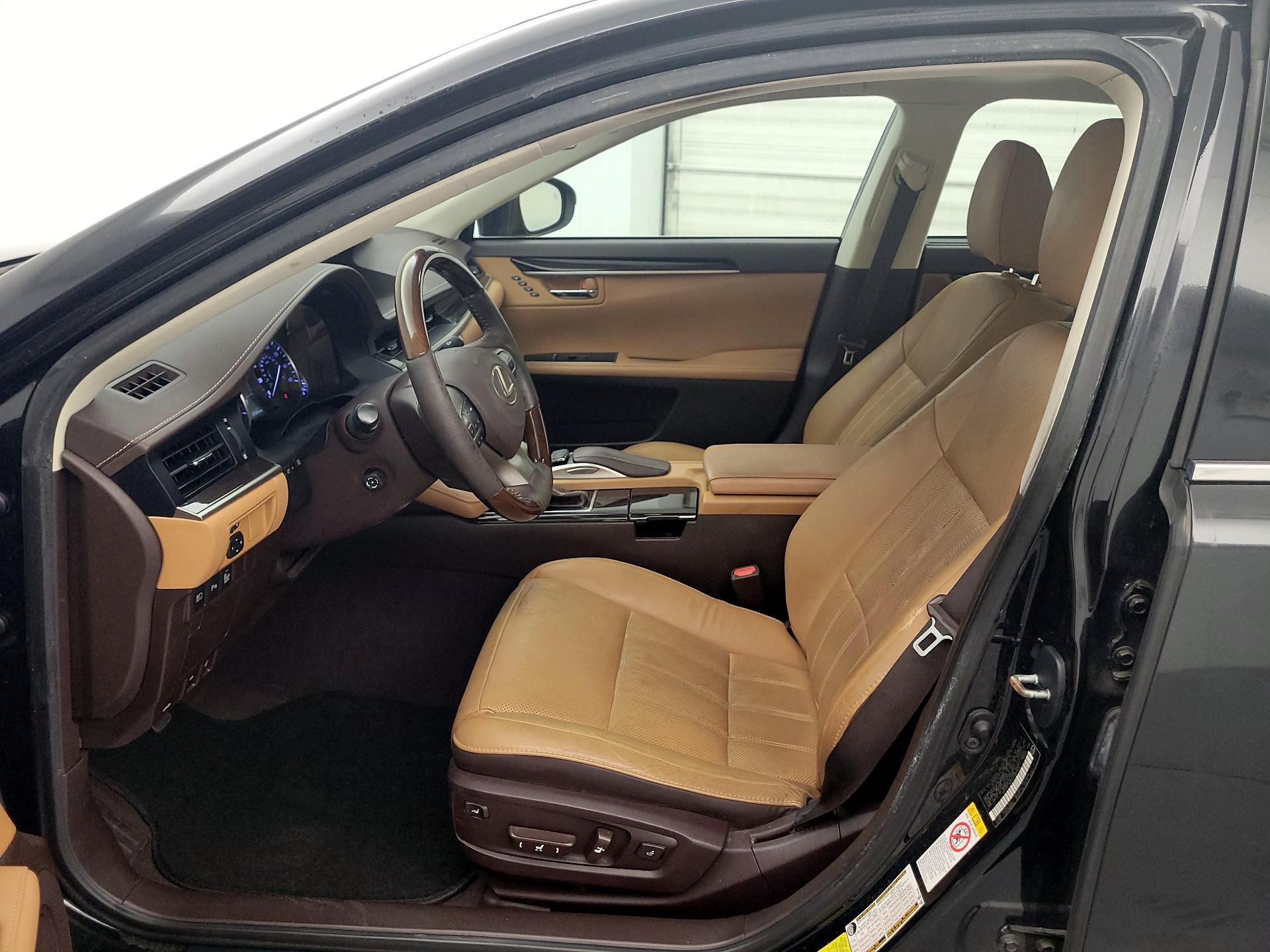 Thumbnail: 2018 Lexus ES - 11