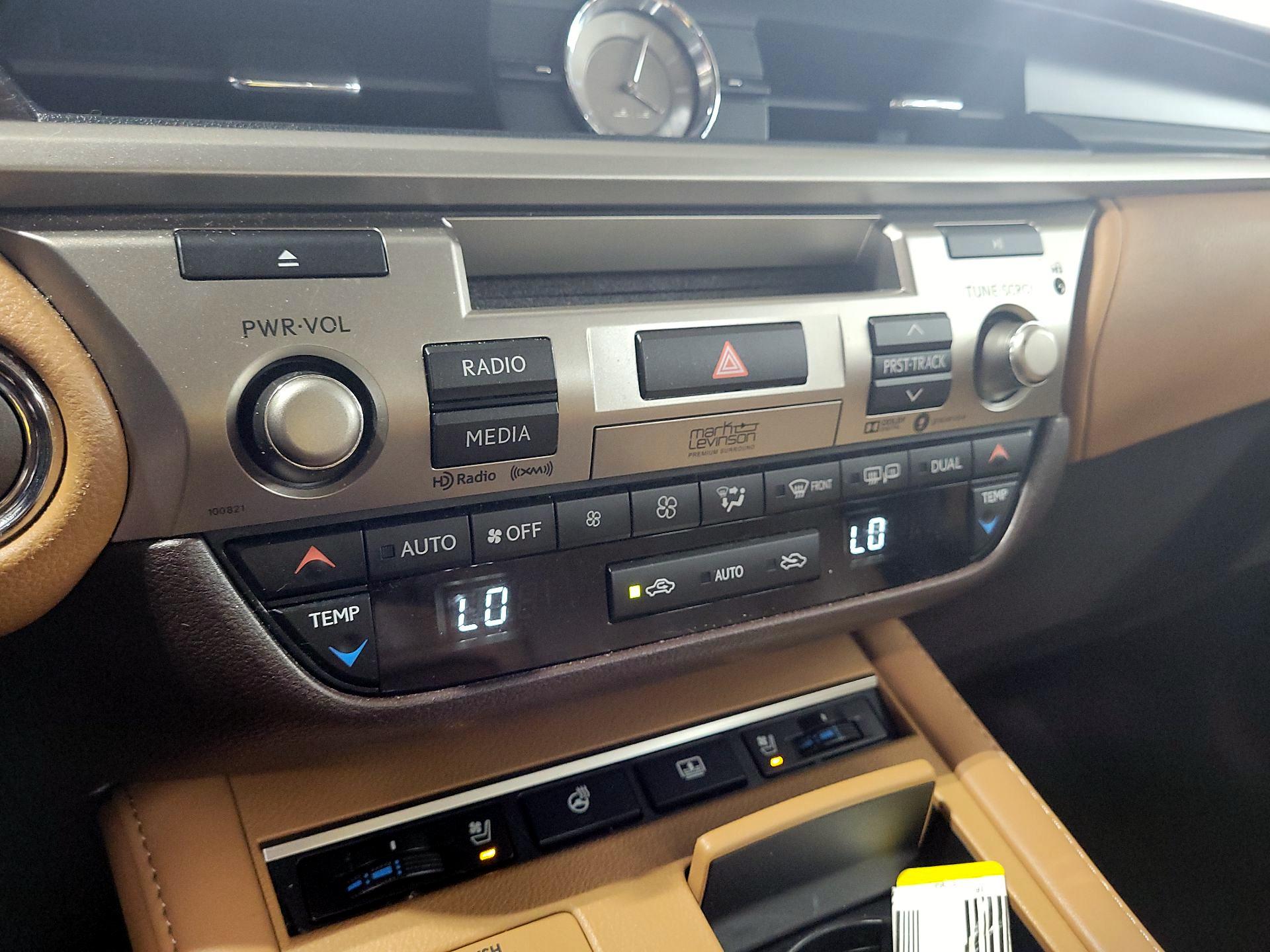 Thumbnail: 2018 Lexus ES - 17