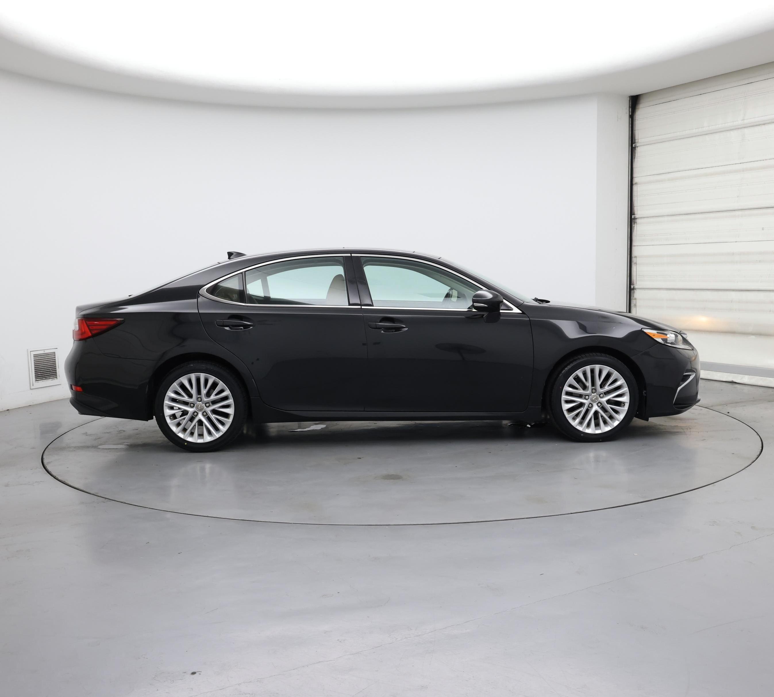 Thumbnail: 2018 Lexus ES - 7