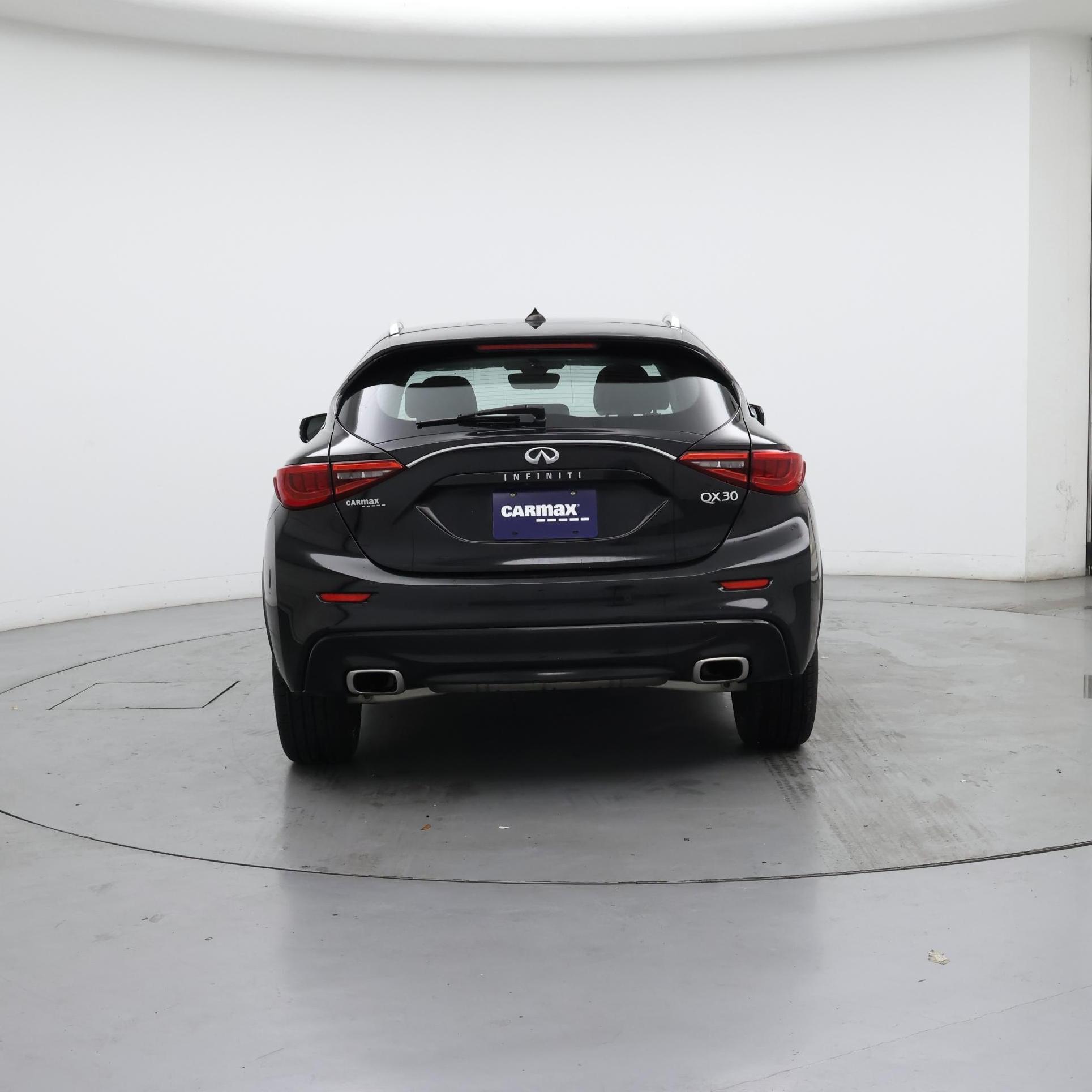 Thumbnail: 2017 INFINITI QX30 - 6