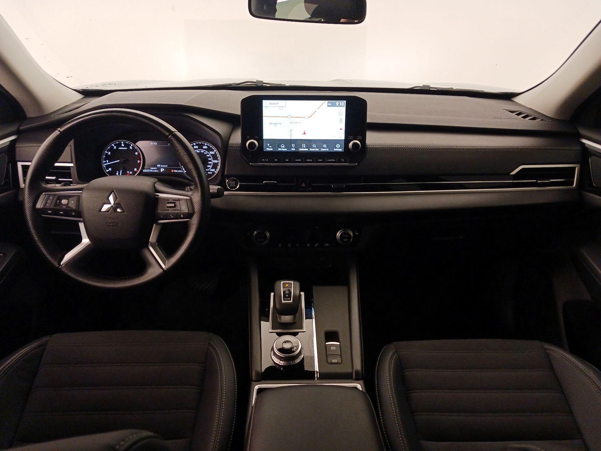 Thumbnail: 2022 Mitsubishi Outlander - 9