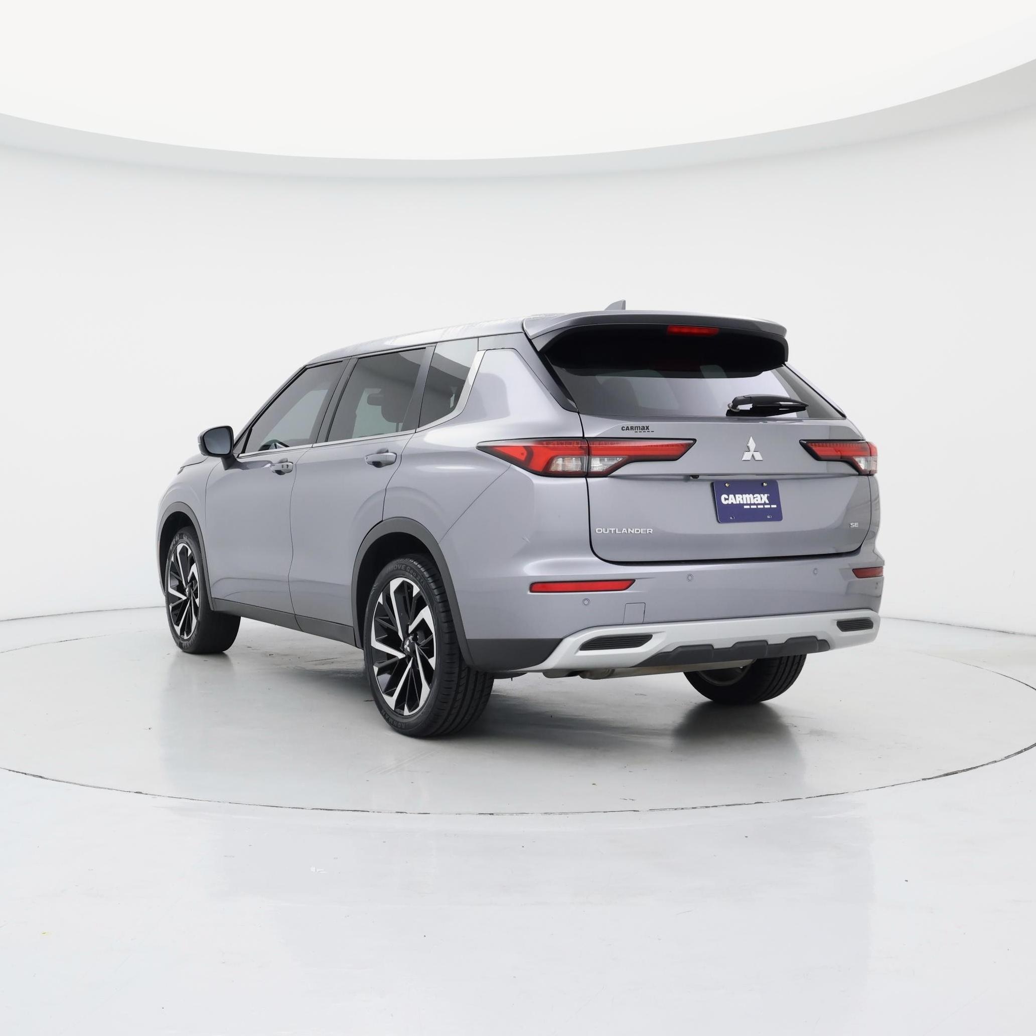 Thumbnail: 2022 Mitsubishi Outlander - 2