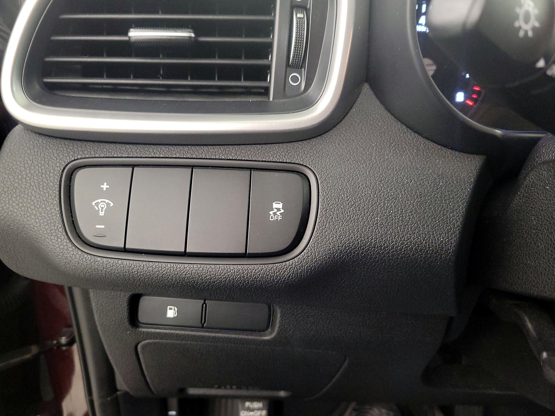 Thumbnail: 2016 Kia Sorento - 11
