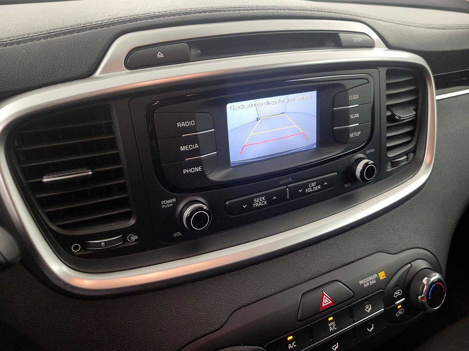 Thumbnail: 2016 Kia Sorento - 12