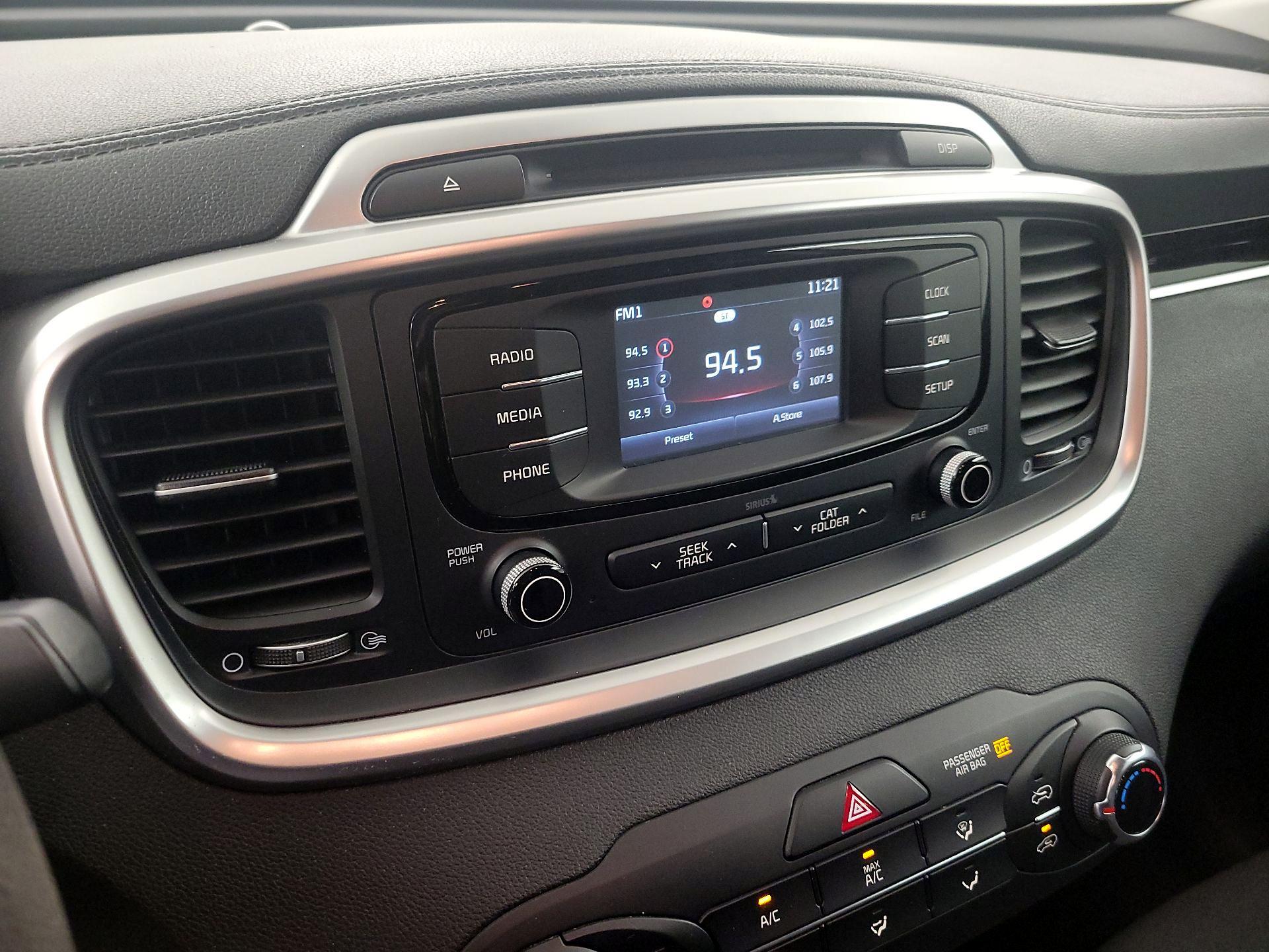 Thumbnail: 2016 Kia Sorento - 13