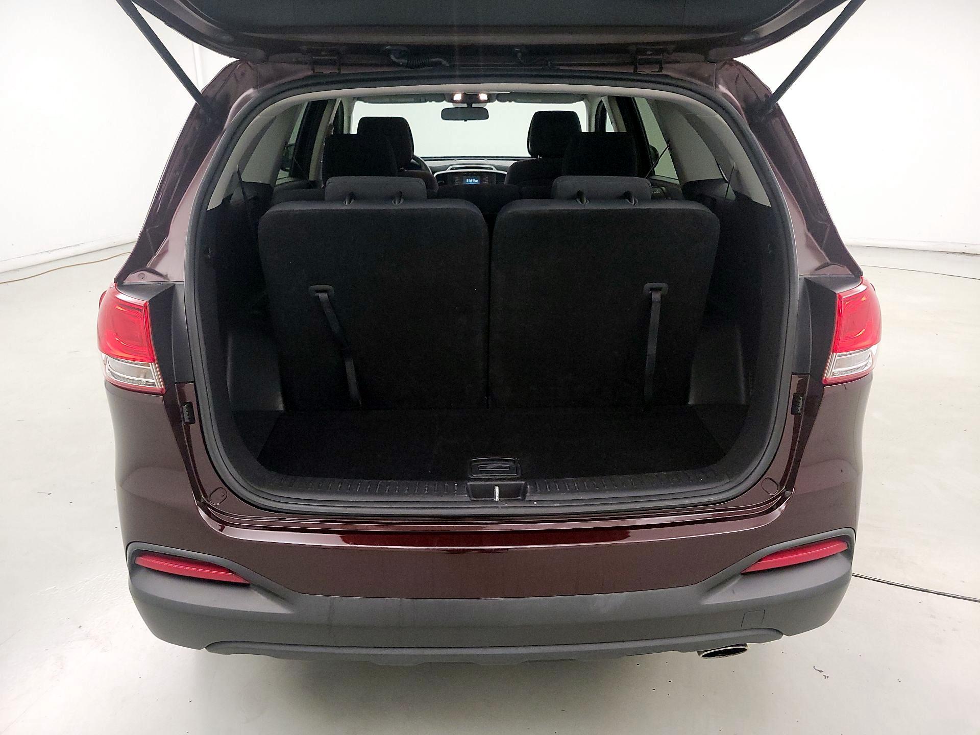 Thumbnail: 2016 Kia Sorento - 18