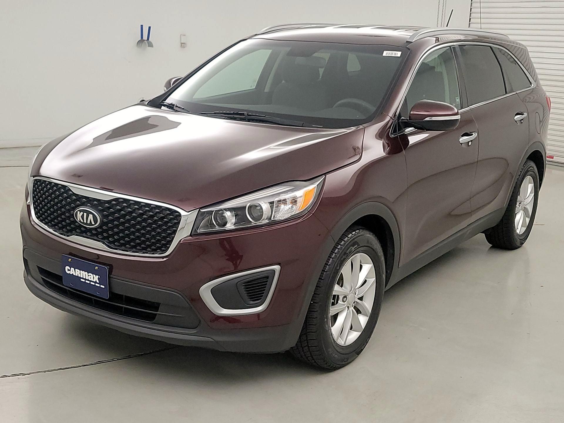 Thumbnail: 2016 Kia Sorento - 3