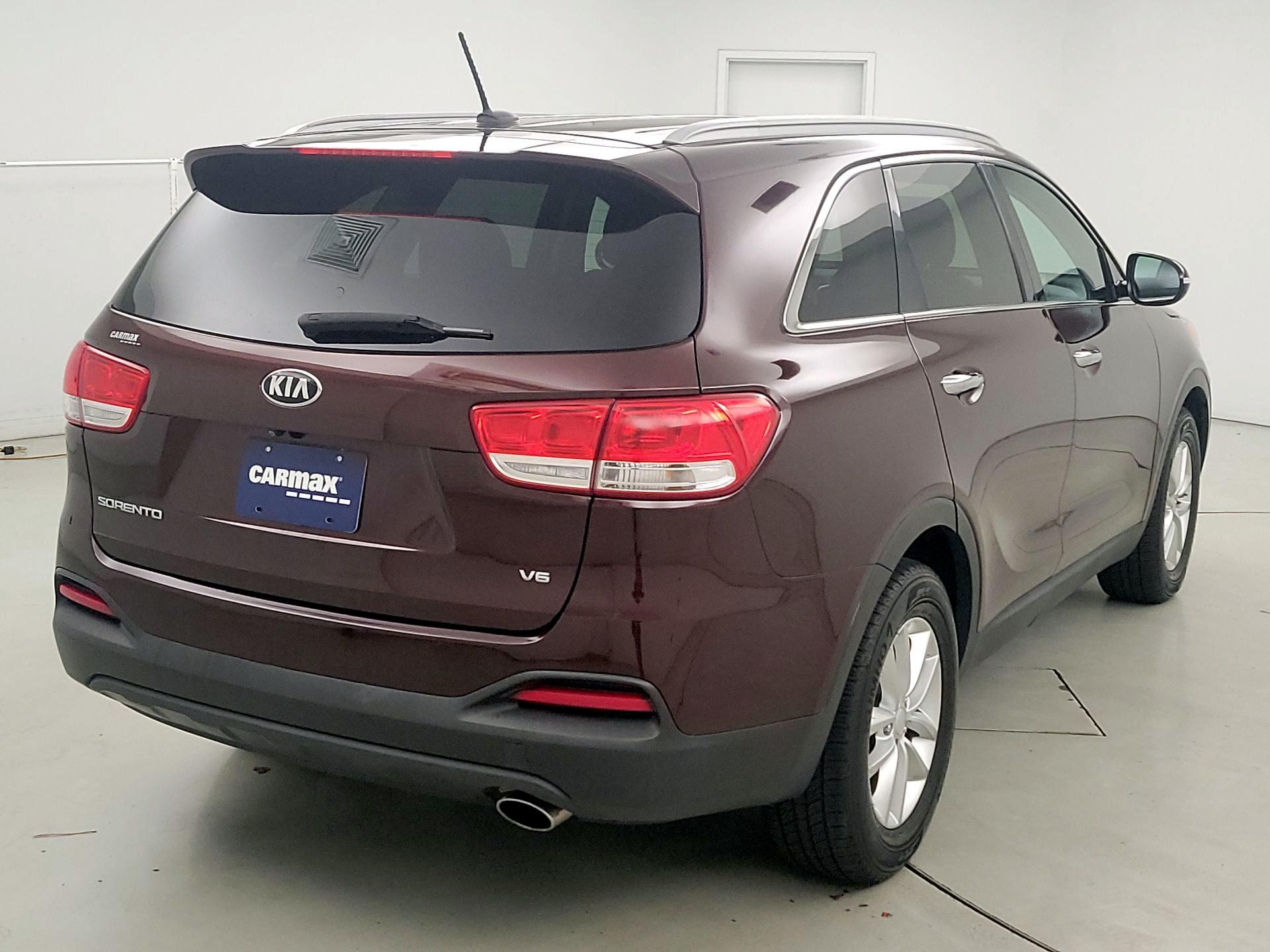 Thumbnail: 2016 Kia Sorento - 5