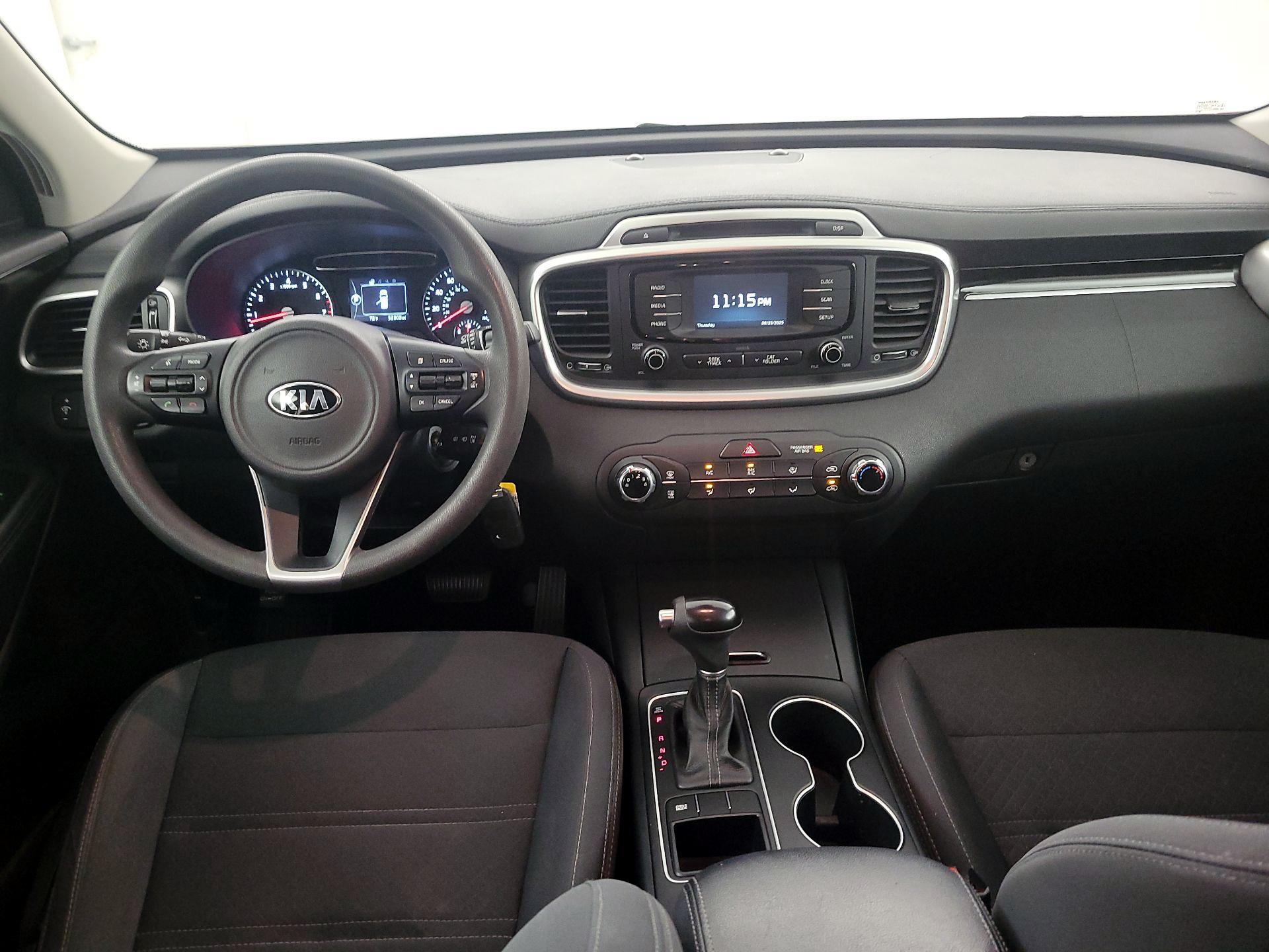Thumbnail: 2016 Kia Sorento - 8
