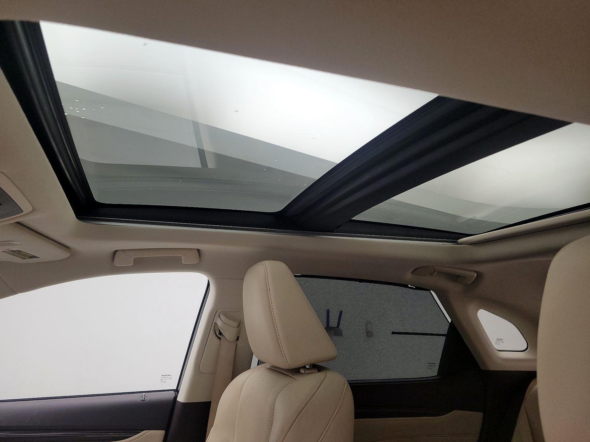 Thumbnail: 2016 Lexus RX - 18