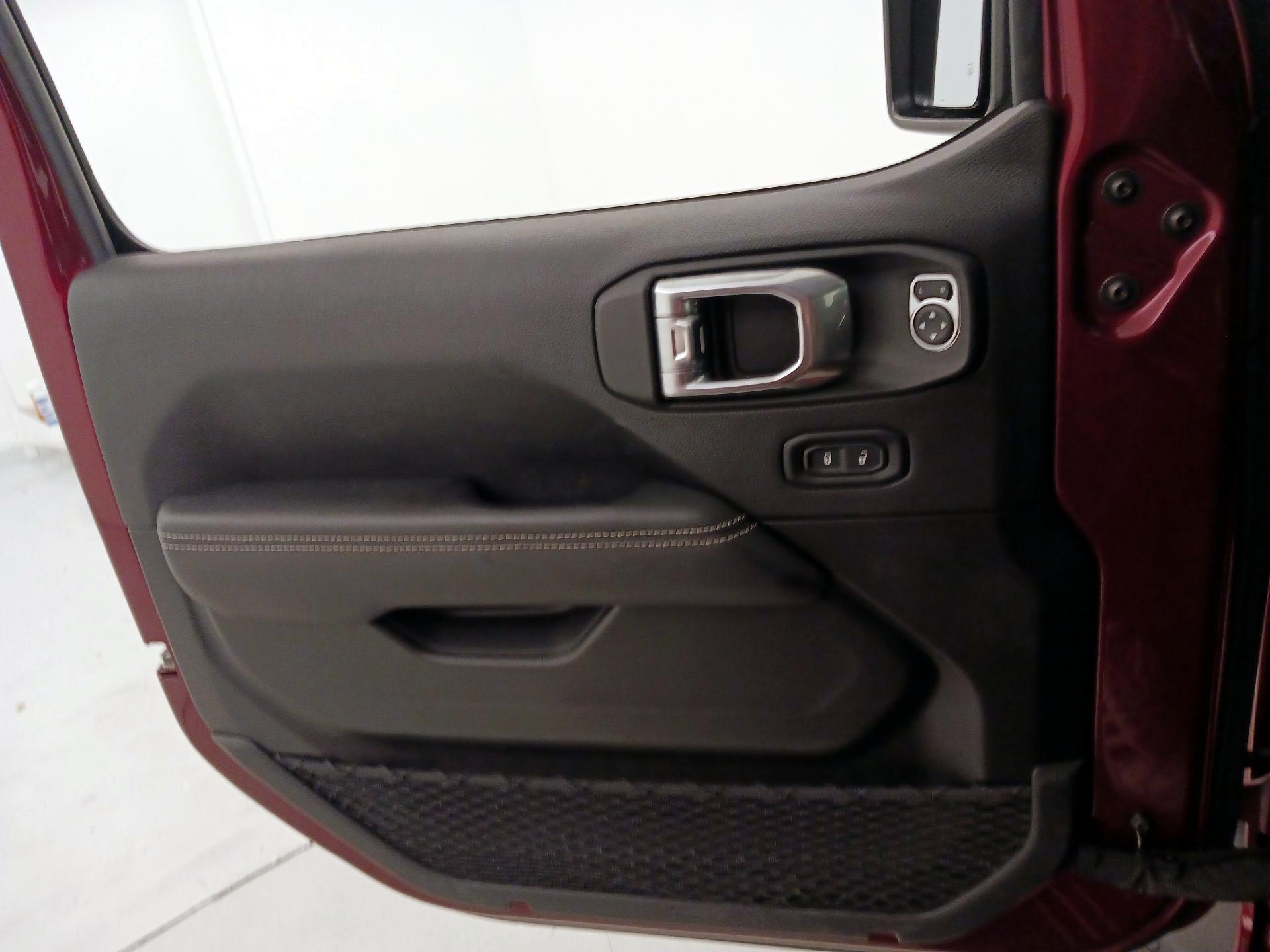 Thumbnail: 2022 Jeep Wrangler - 12