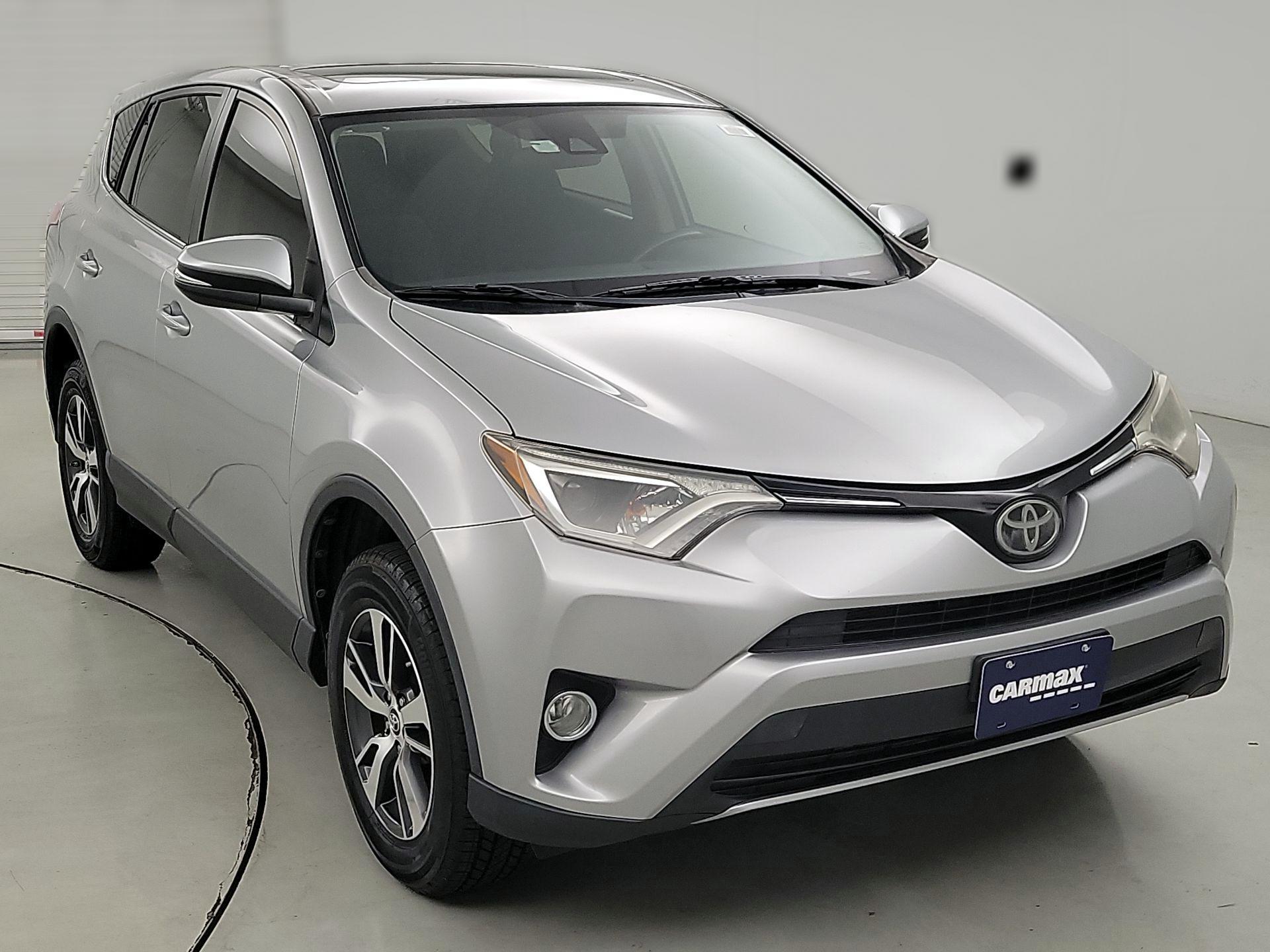 Thumbnail: 2018 Toyota RAV4 - 1