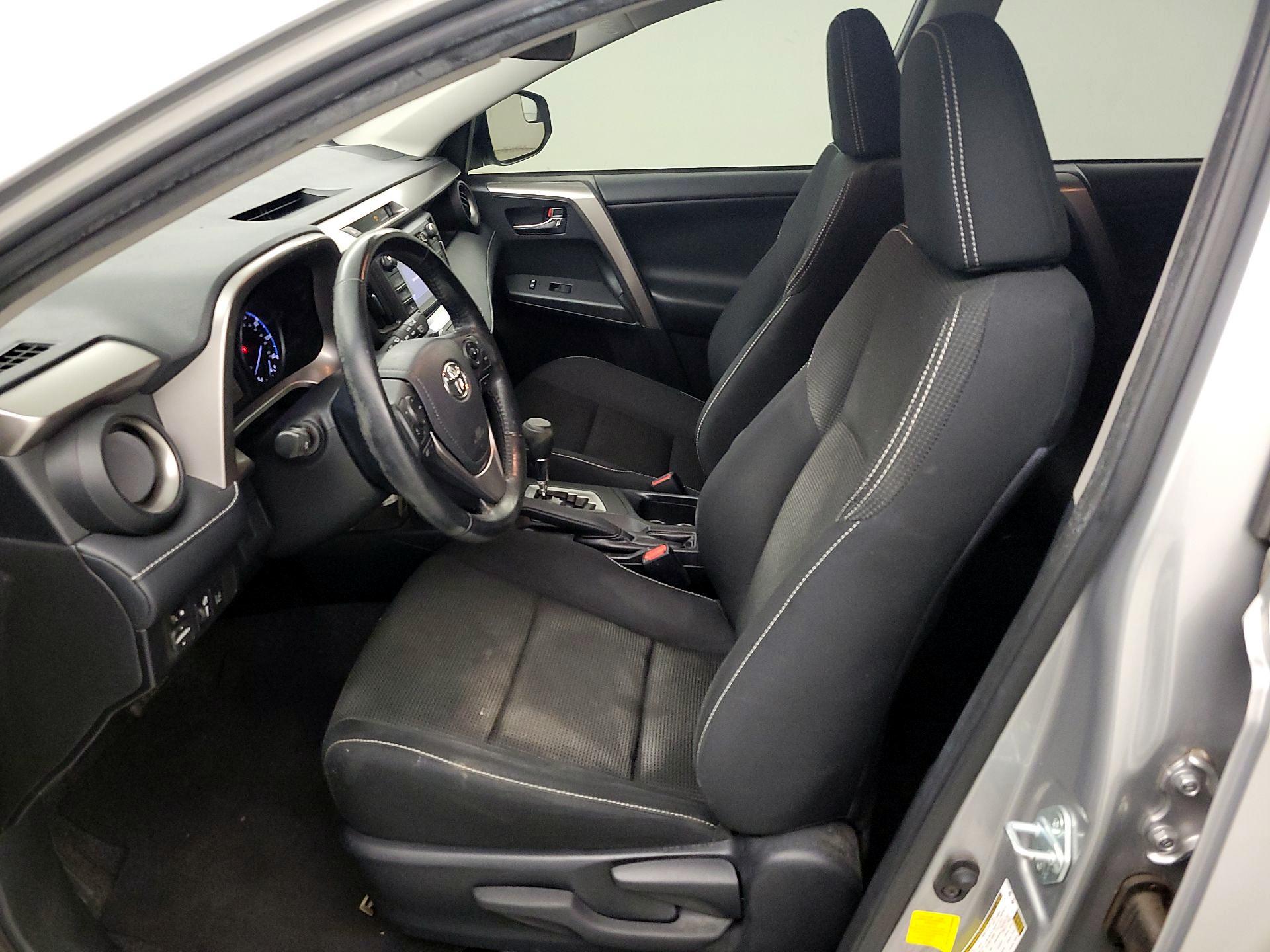 Thumbnail: 2018 Toyota RAV4 - 9
