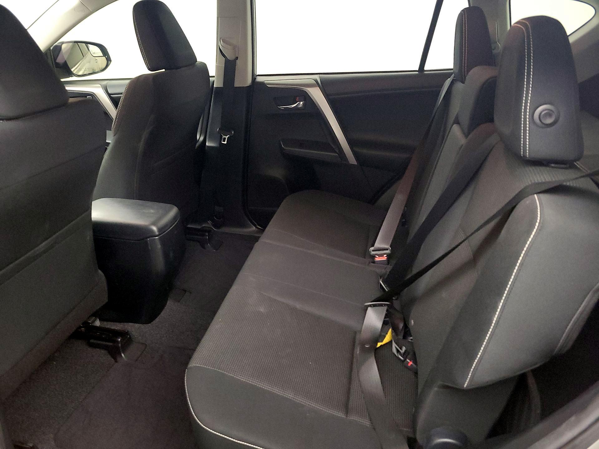 Thumbnail: 2018 Toyota RAV4 - 18